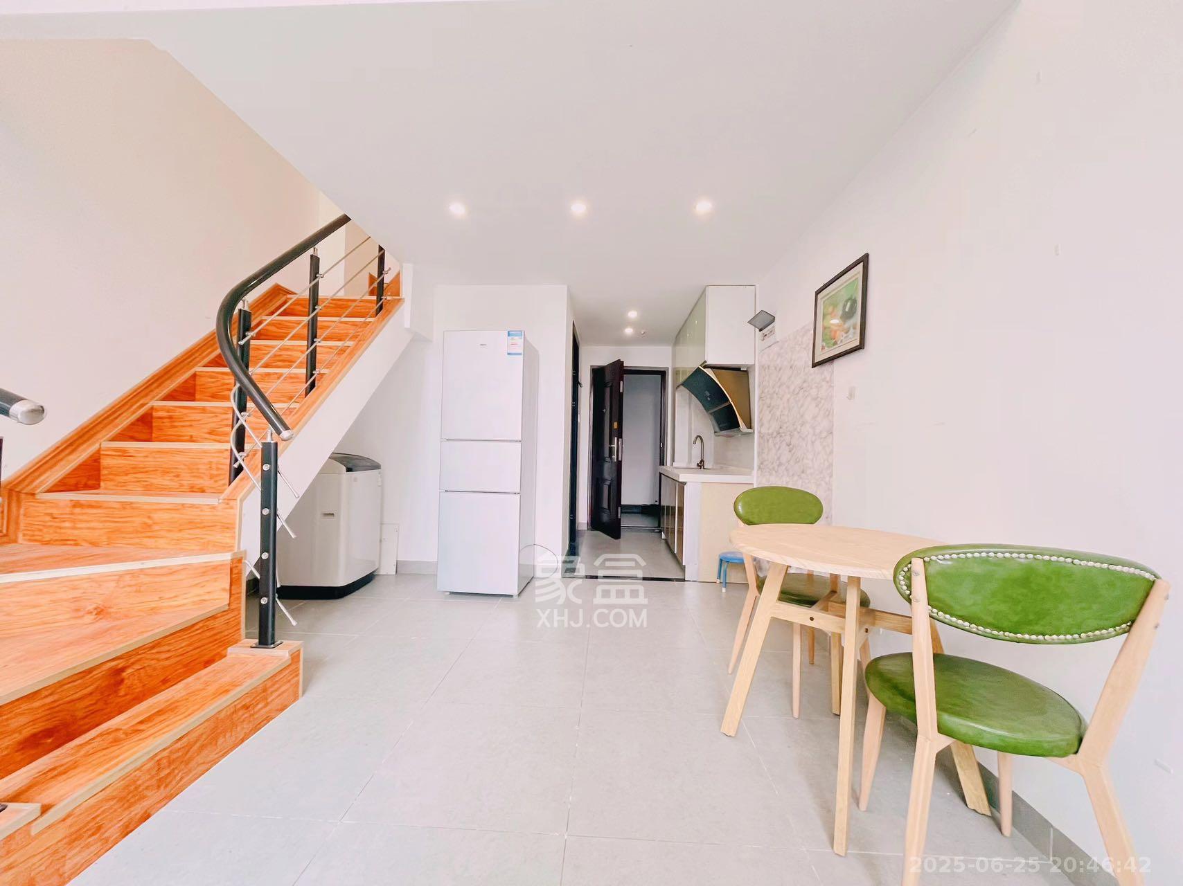 裕天国际商汇中心 1室1厅1卫 1800.0元/月 裕天国际商汇中心 1室1厅1卫 1800.0元/月室内图