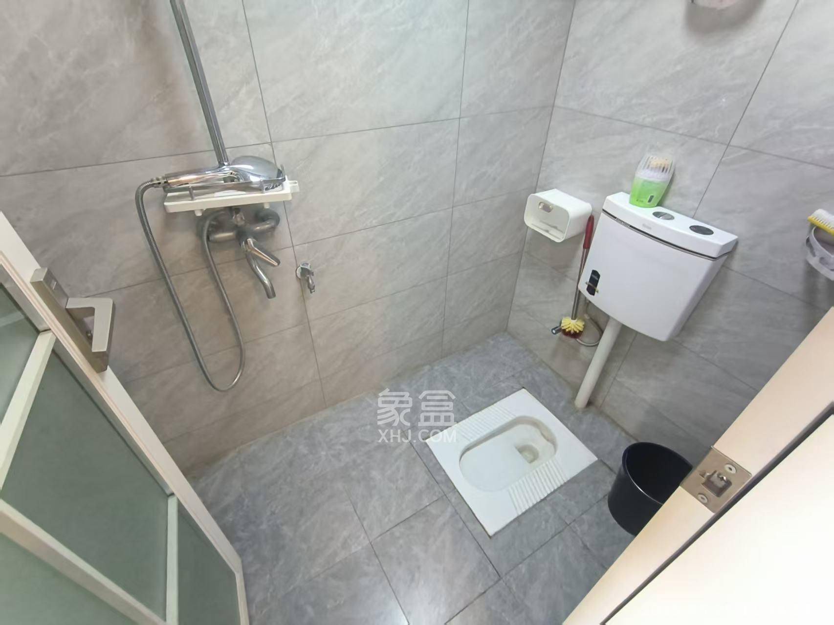 美林美寓  1室2厅1卫   2500.00元/月室内图