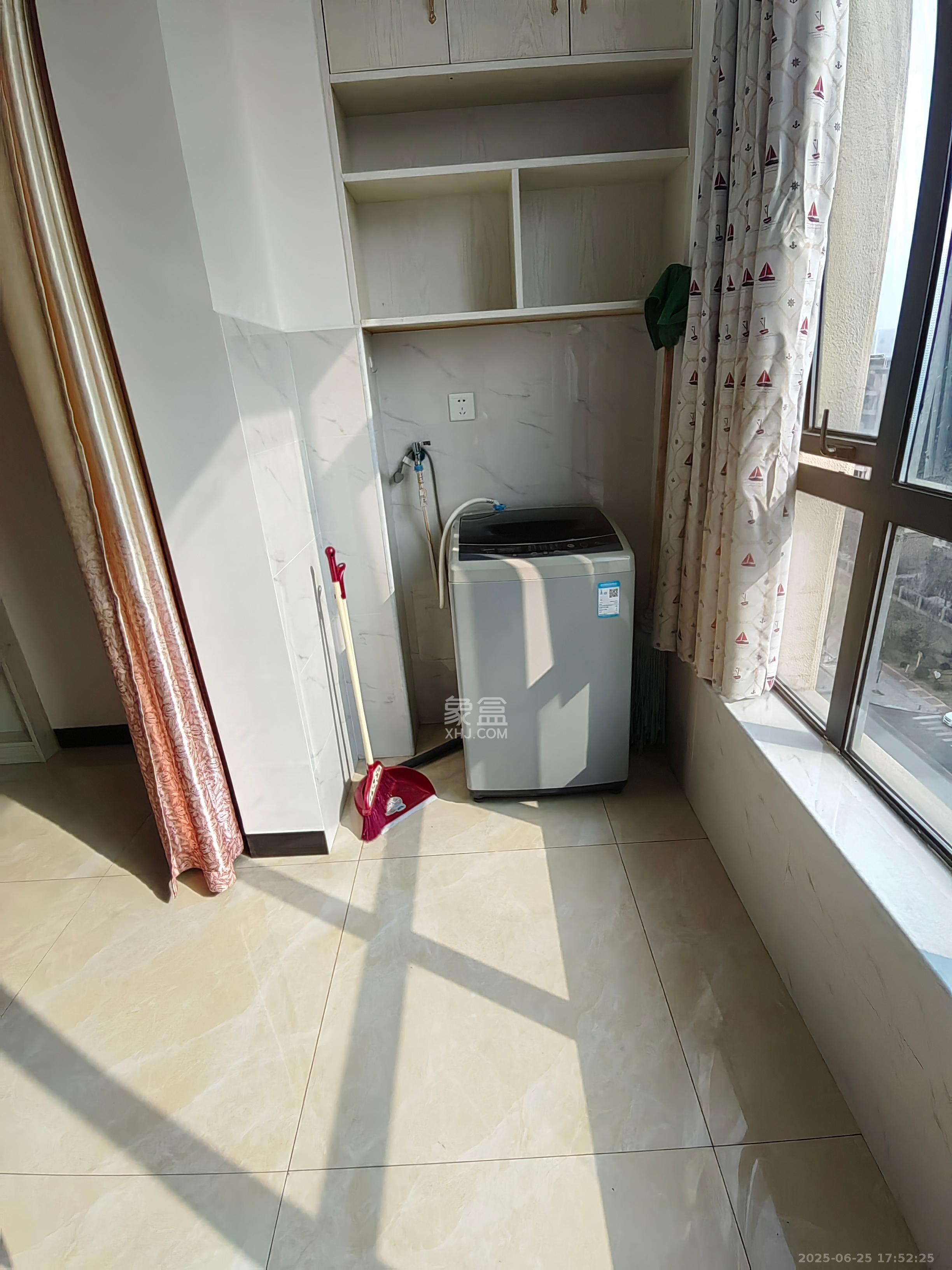 金鹰商业广场(金鹰商业大厦) 1室0厅0卫 1100.0元/月 金鹰商业广场(金鹰商业大厦) 1室0厅0卫 1100.0元/月室内图