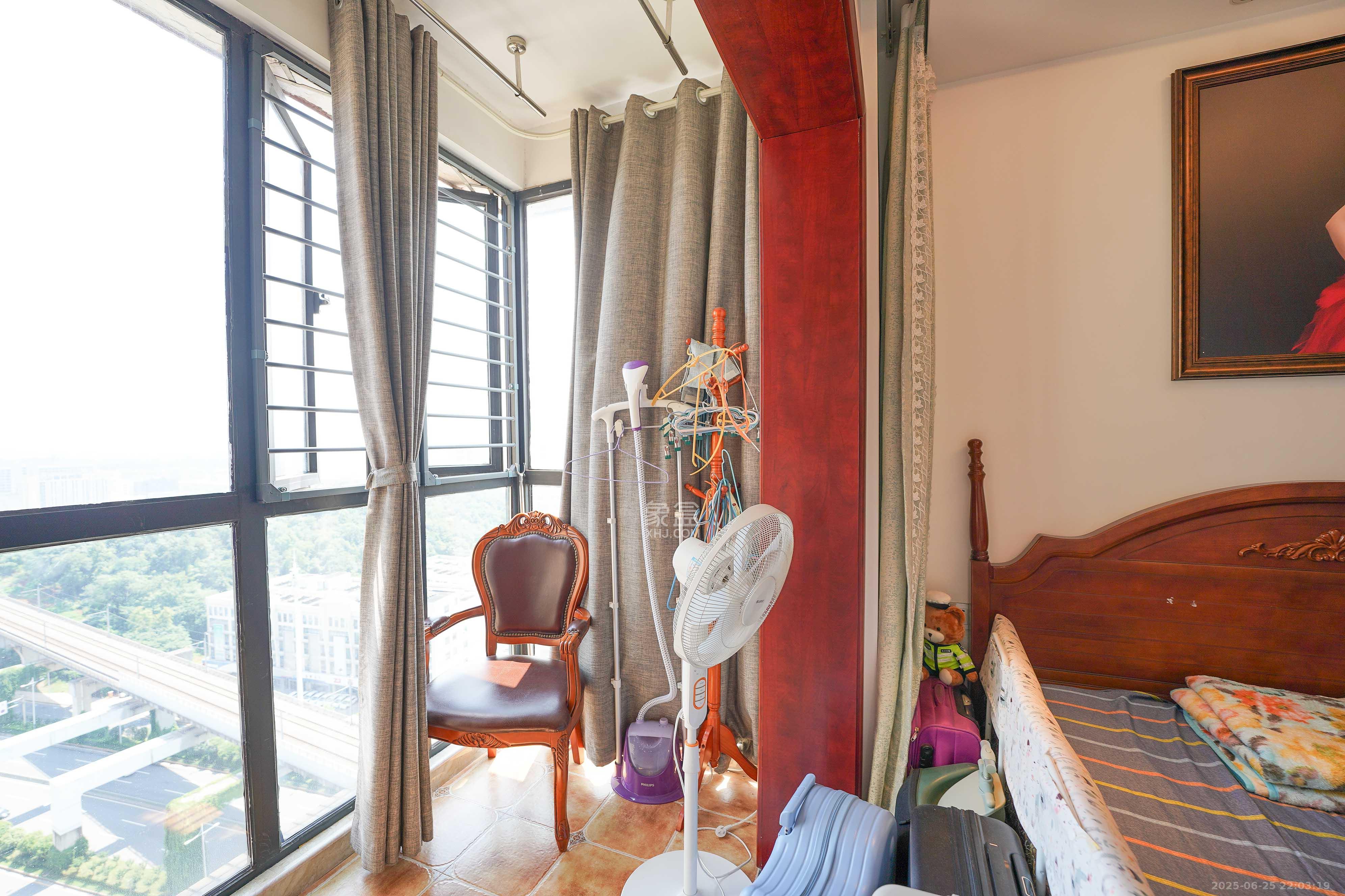 碧桂园公园壹号(凯怡茗苑)  2室2厅2卫    55.0万 碧桂园公园壹号(凯怡茗苑)  2室2厅2卫    55.0万阳台