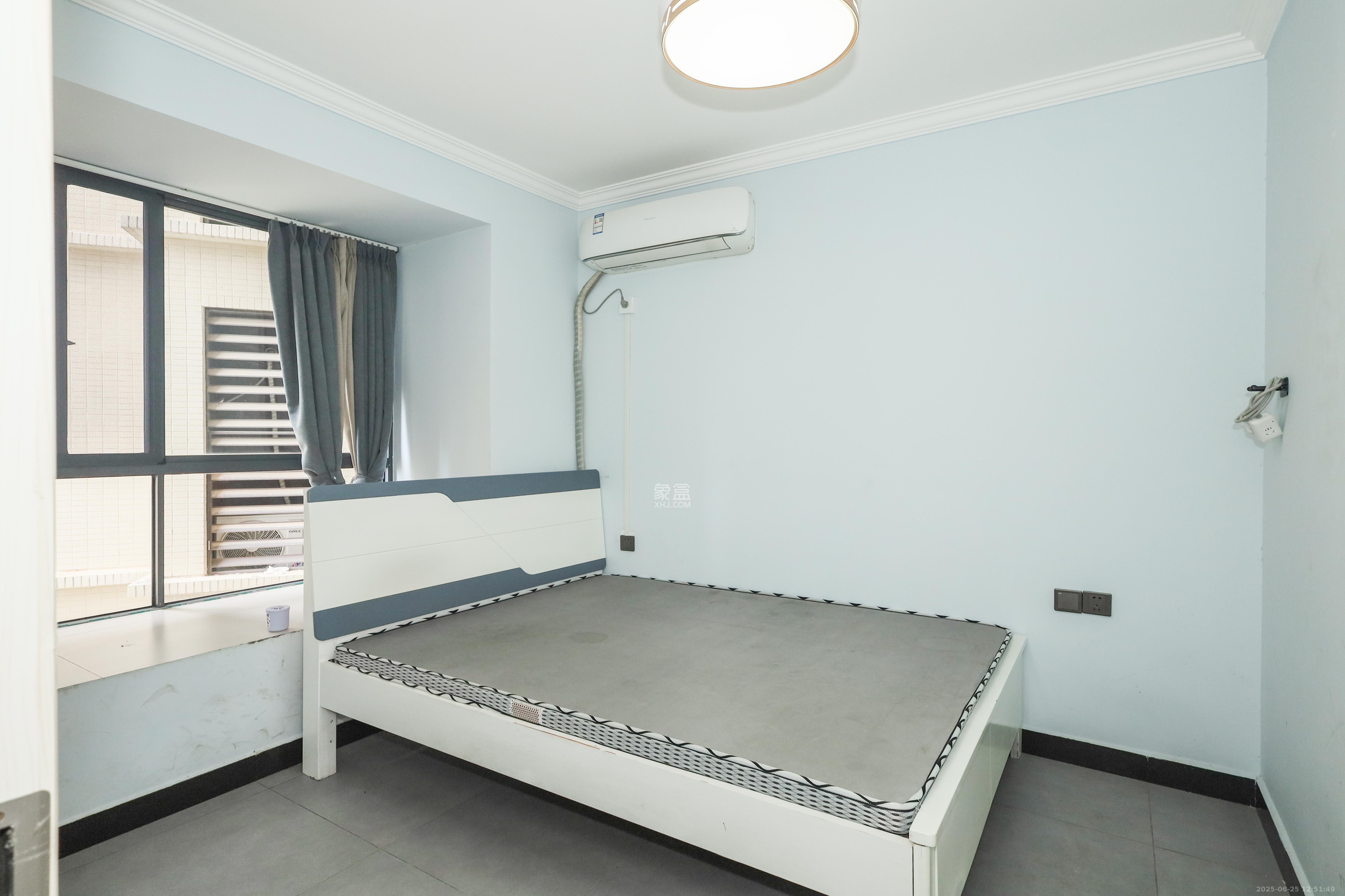 保利麓谷林语F区  4室2厅2卫    118.0万 保利麓谷林语F区  4室2厅2卫    118.0万卧室