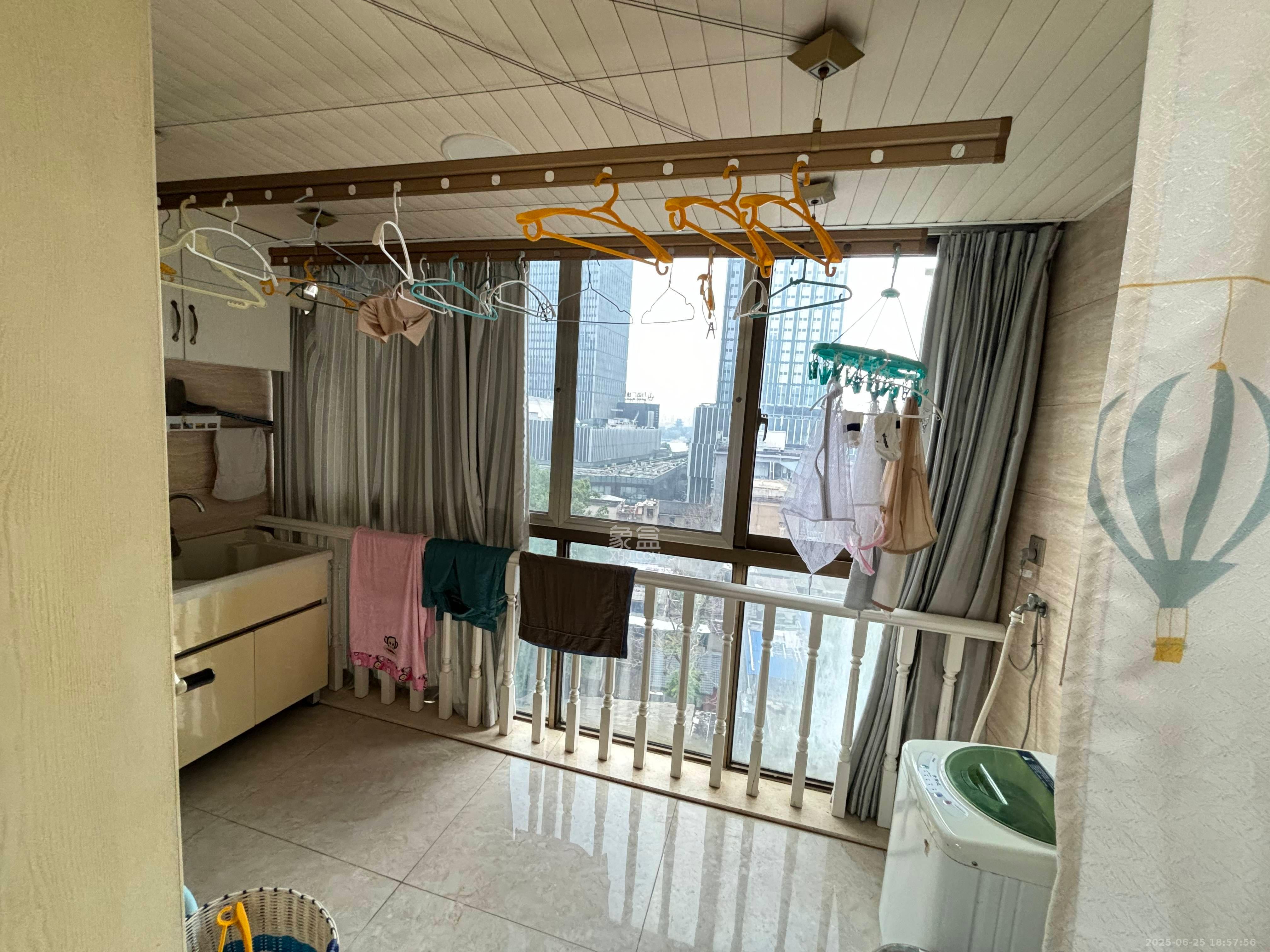长宝1667  3室2厅2卫   5500.00元/月室内图