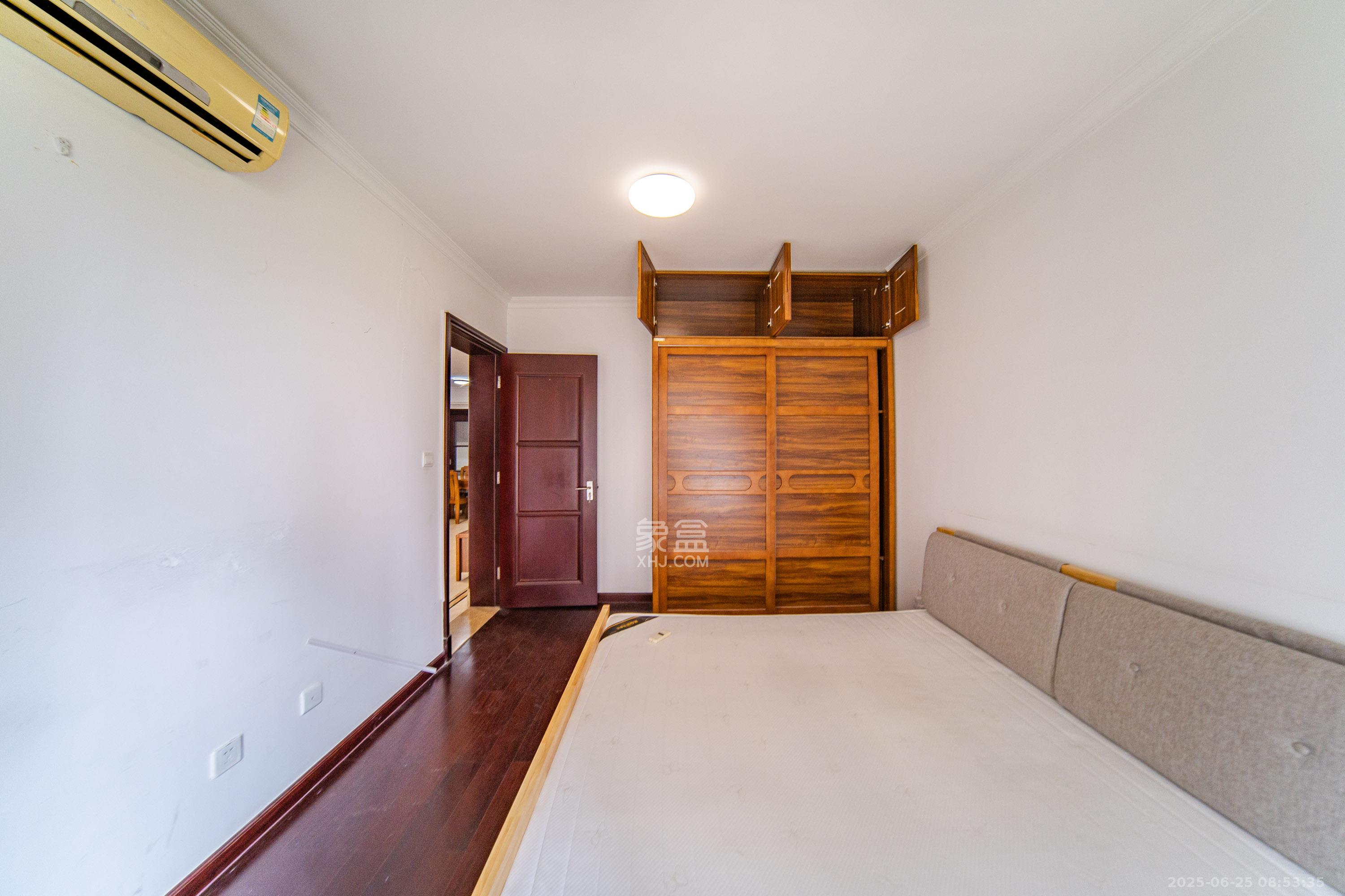 中海国际一期 3室2厅2卫 1800.0元/月 中海国际一期 3室2厅2卫 1800.0元/月室内图