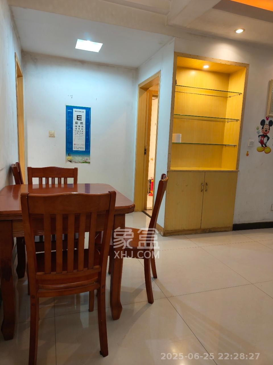 德润园 3室2厅2卫 2300.0元/月 德润园 3室2厅2卫 2300.0元/月室内图