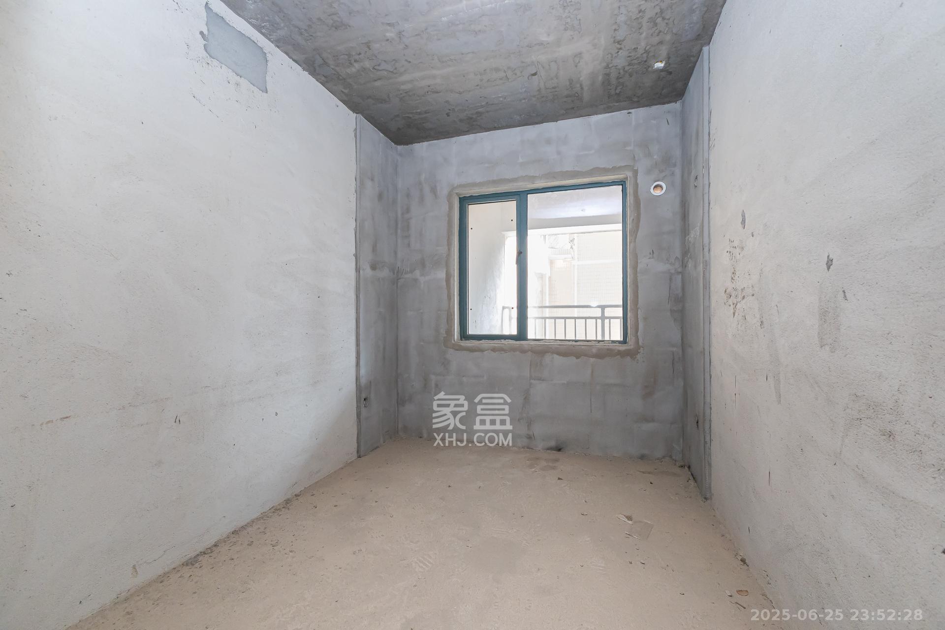 金湘苑(星澜之悦) 5室2厅2卫 98.0万 金湘苑(星澜之悦) 5室2厅2卫 98.0万卧室