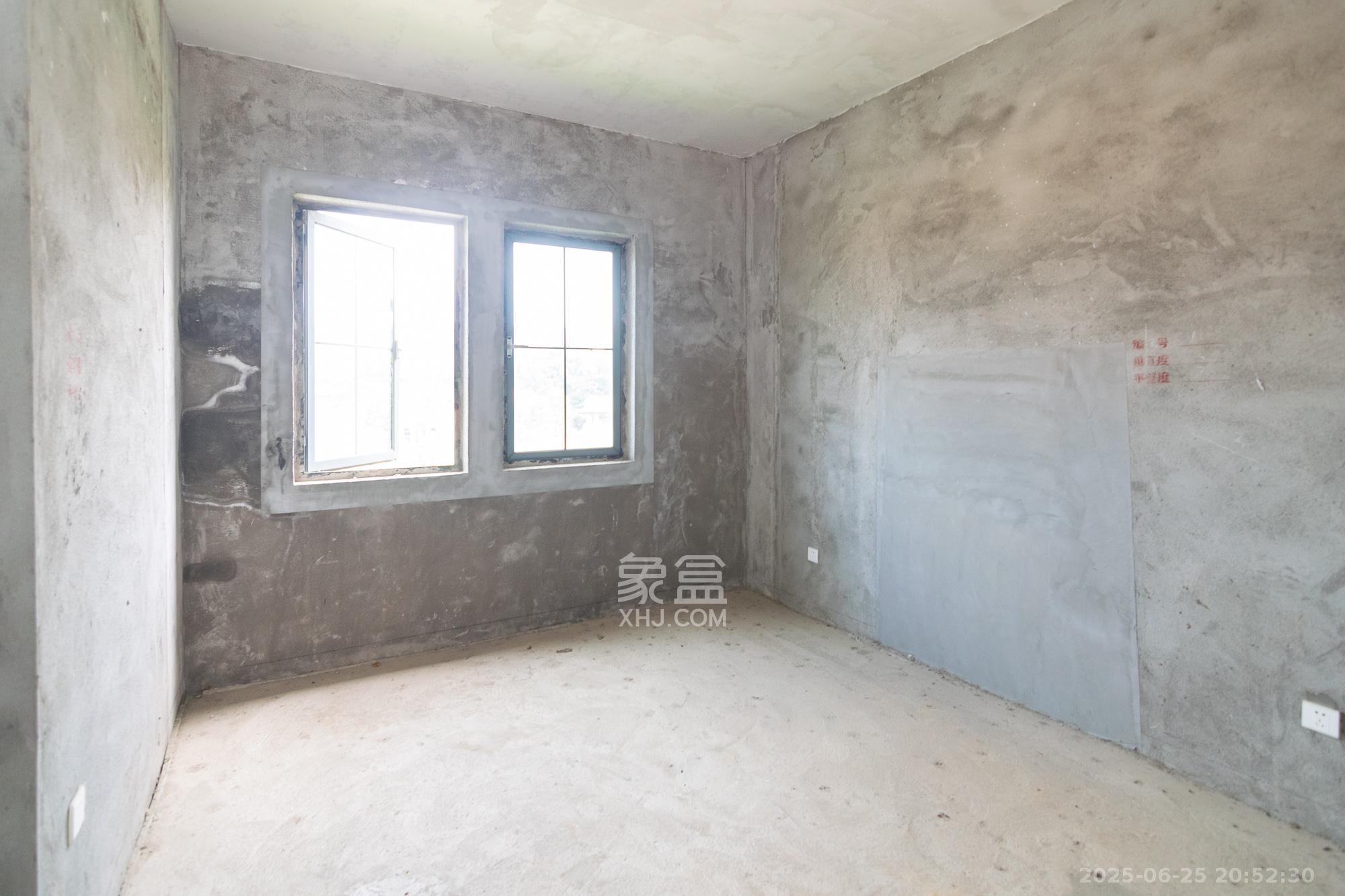 中粮北纬28°别墅  3室2厅3卫    378.0万 中粮北纬28°别墅  3室2厅3卫    378.0万卧室