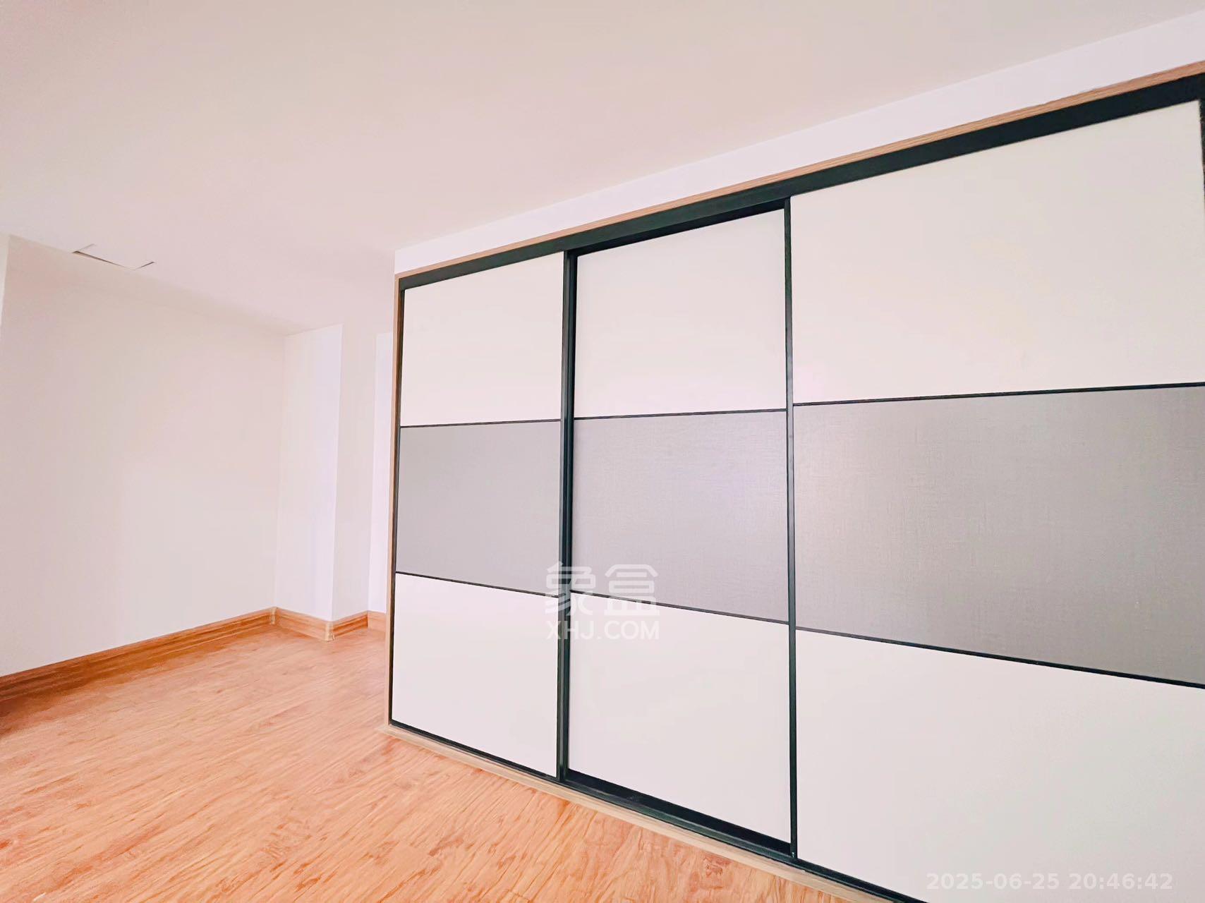 裕天国际商汇中心 1室1厅1卫 1800.0元/月 裕天国际商汇中心 1室1厅1卫 1800.0元/月室内图