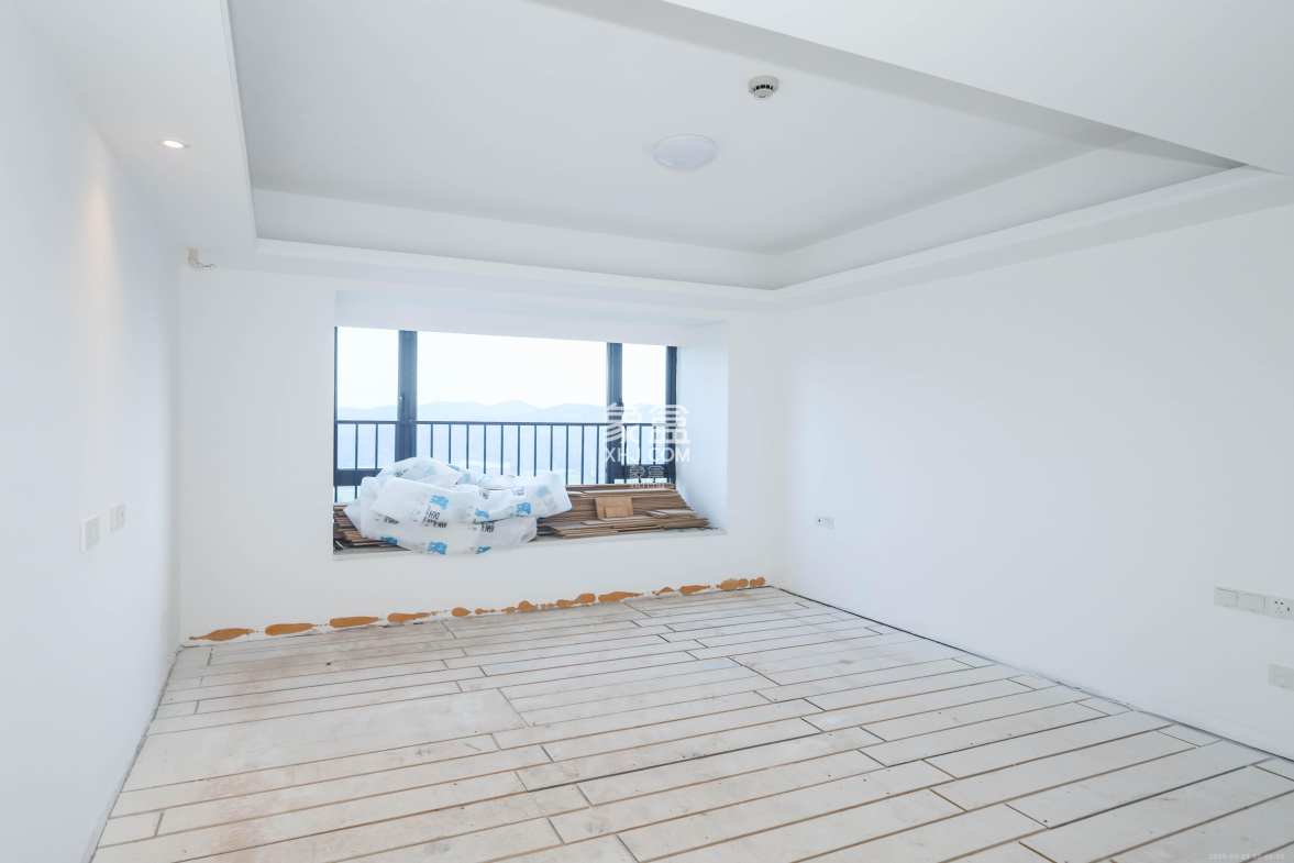 南山梅溪一方  4室2厅2卫    178.0万 南山梅溪一方  4室2厅2卫    178.0万卧室