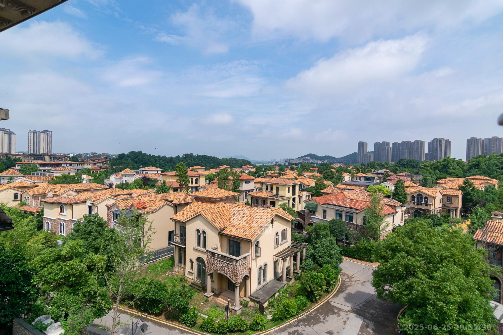 中粮北纬28°别墅  3室2厅3卫    378.0万 中粮北纬28°别墅  3室2厅3卫    378.0万其他