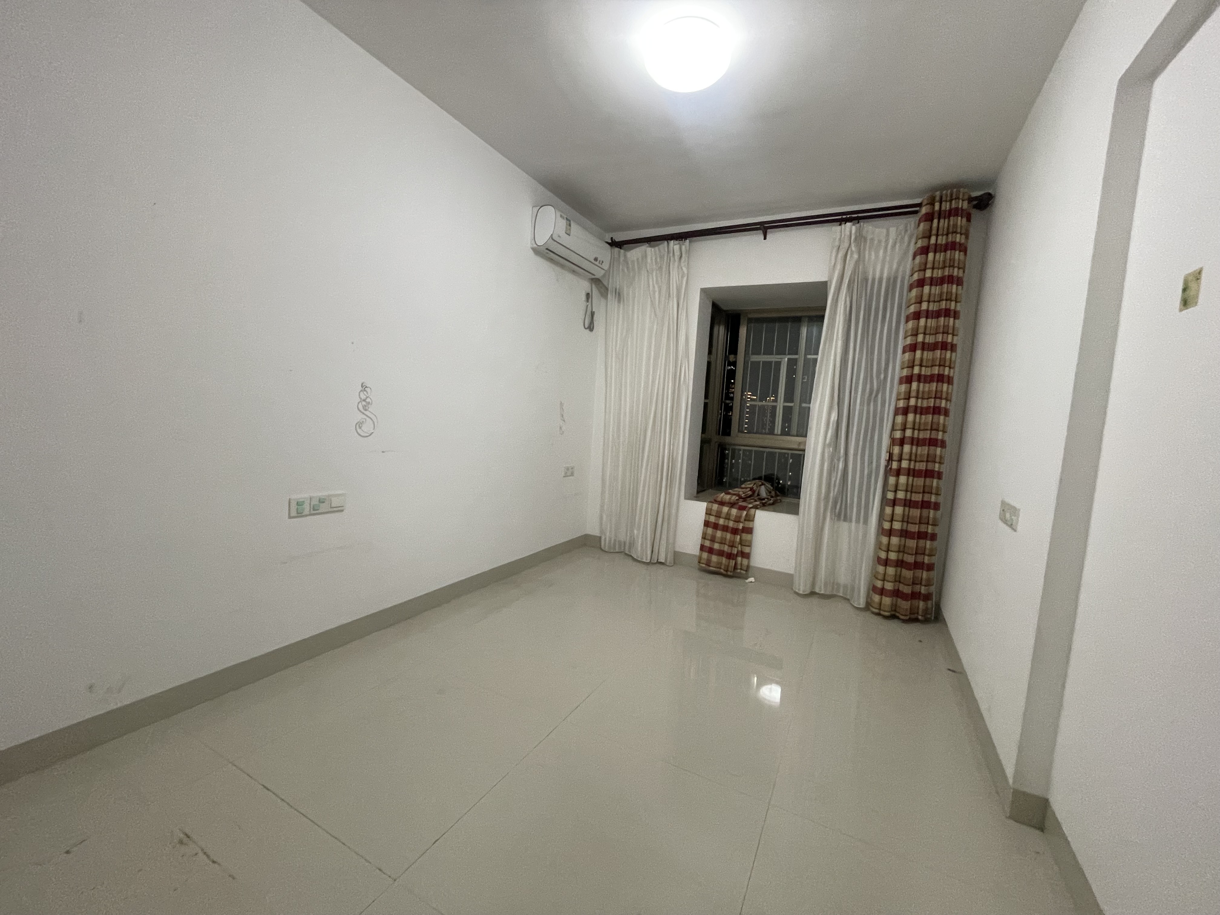 滨江绿都 3室2厅2卫 2500.0元/月 滨江绿都 3室2厅2卫 2500.0元/月室内图