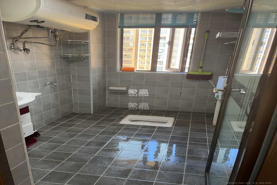 深业睿城 3室2厅2卫 2600.0元/月 深业睿城 3室2厅2卫 2600.0元/月室内图