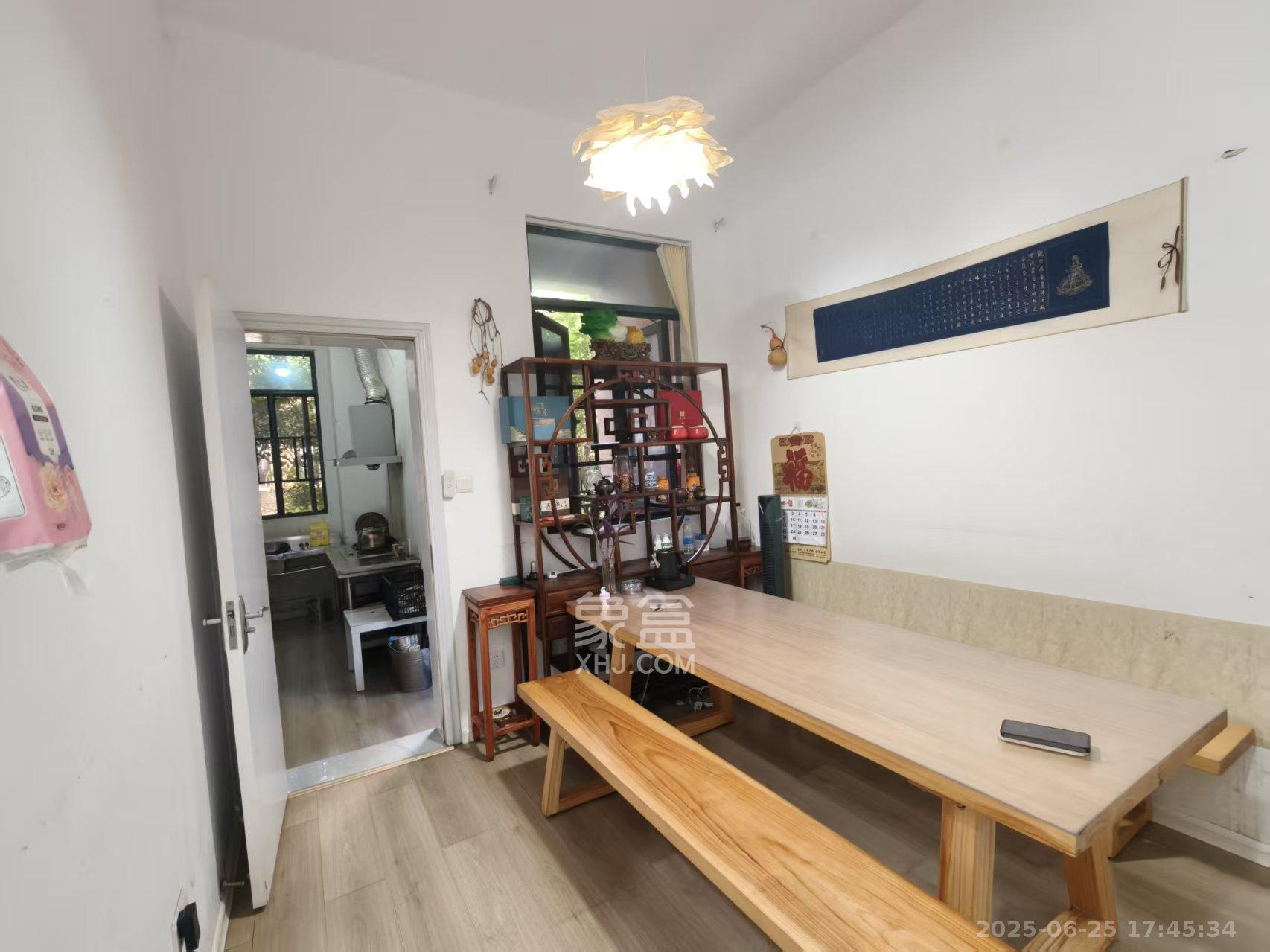 恒大翡翠华庭 3室2厅2卫 4500.0元/月 恒大翡翠华庭 3室2厅2卫 4500.0元/月室内图