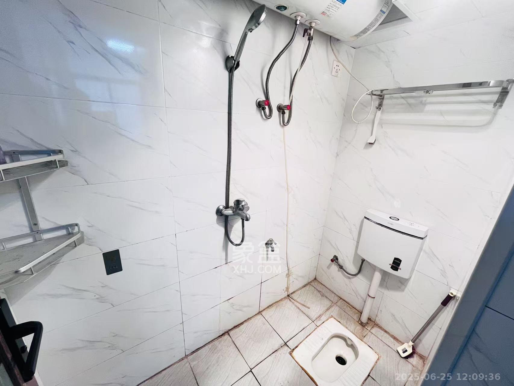 工商所宿舍(上碧湘街30号) 2室1厅1卫 2300.0元/月 工商所宿舍(上碧湘街30号) 2室1厅1卫 2300.0元/月室内图