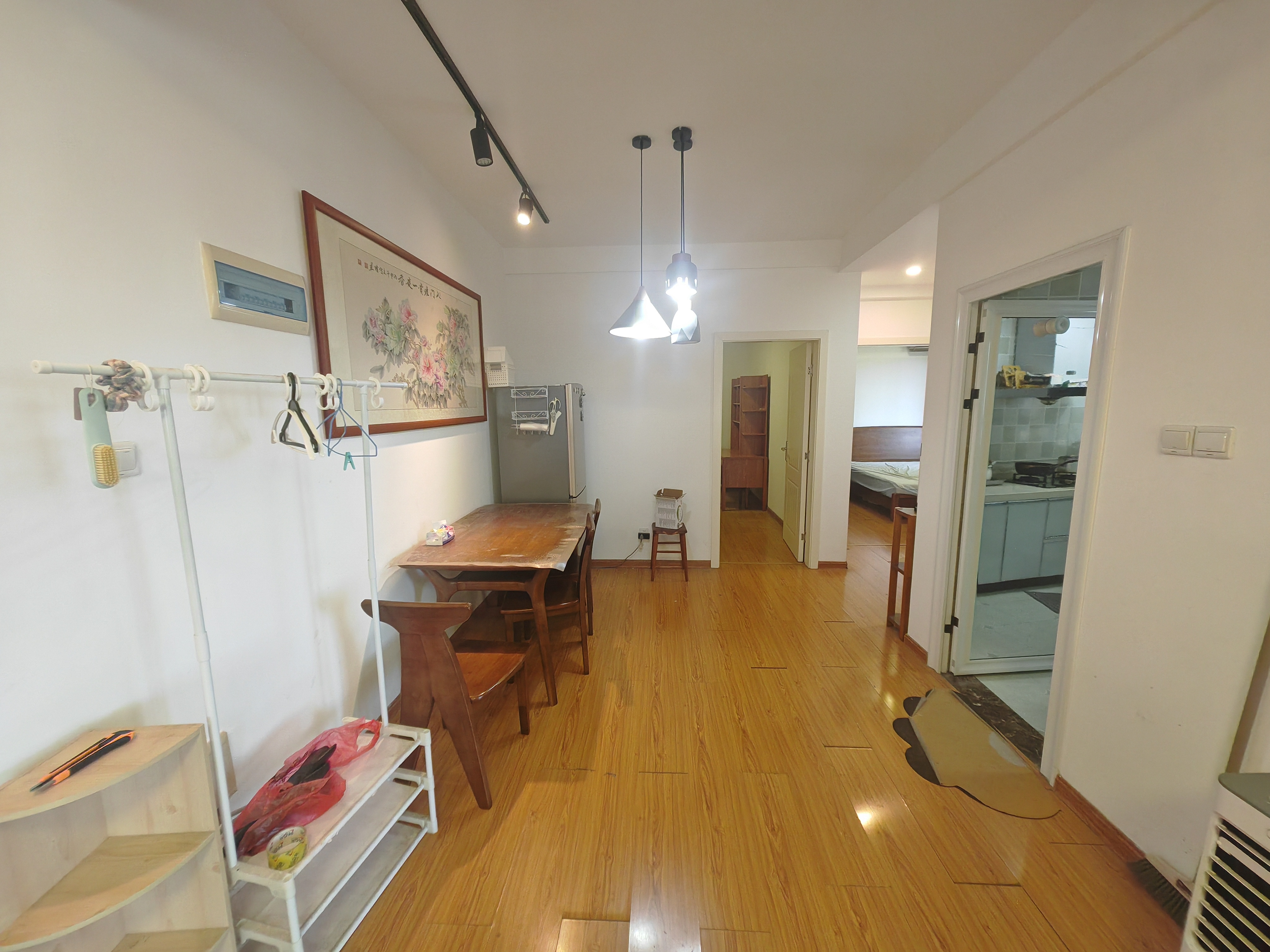 佳宝花园 2室2厅1卫 2300.0元/月 佳宝花园 2室2厅1卫 2300.0元/月室内图