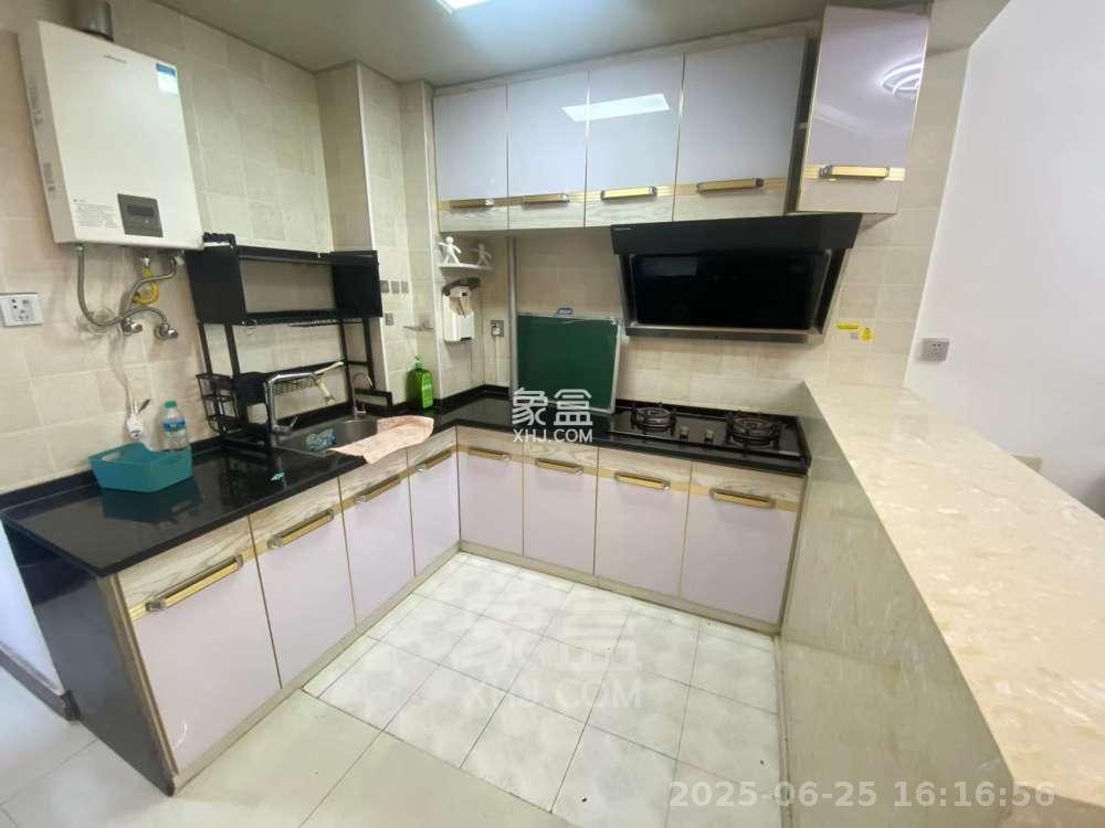 美的城三期 2室2厅1卫 1600.0元/月 美的城三期 2室2厅1卫 1600.0元/月室内图