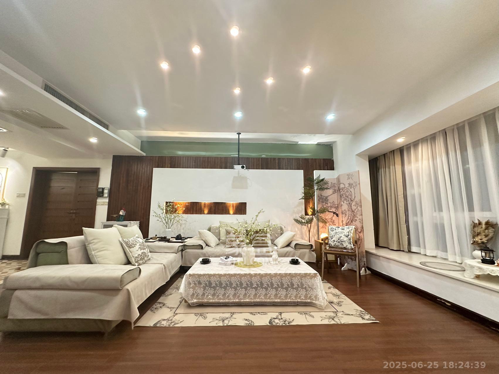 新世纪花苑  3室2厅2卫    7888.0元/月 新世纪花苑  3室2厅2卫    7888.0元/月室内图