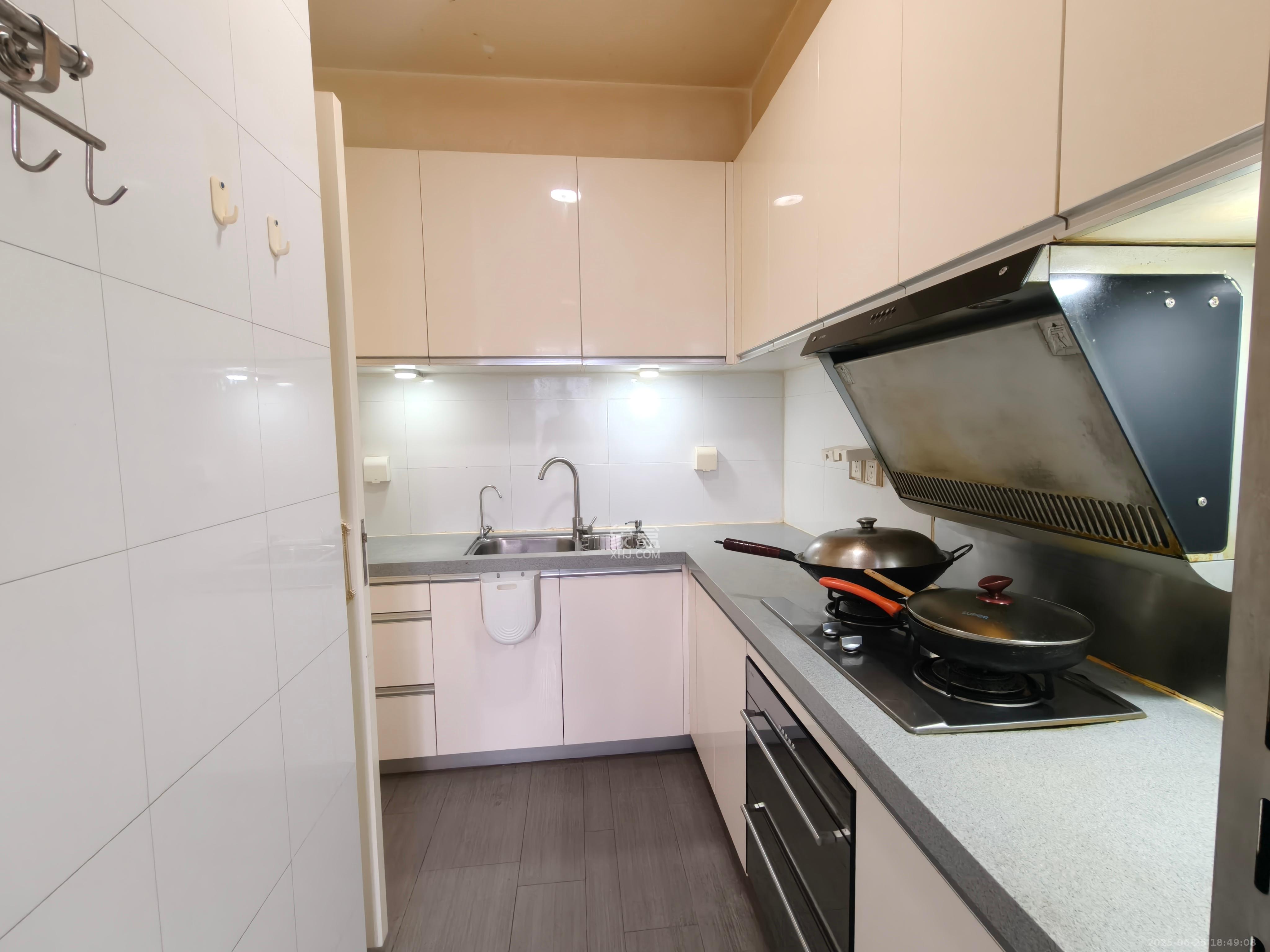 万国城(当代满庭春MOMA)一期 3室2厅2卫 3500.0元/月 万国城(当代满庭春MOMA)一期 3室2厅2卫 3500.0元/月室内图