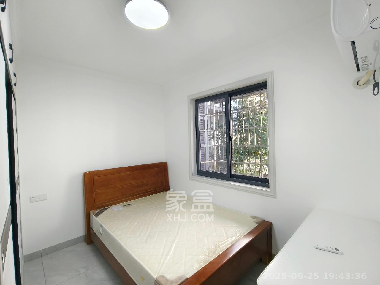 坪山家园 3室2厅1卫 2200.0元/月 坪山家园 3室2厅1卫 2200.0元/月室内图