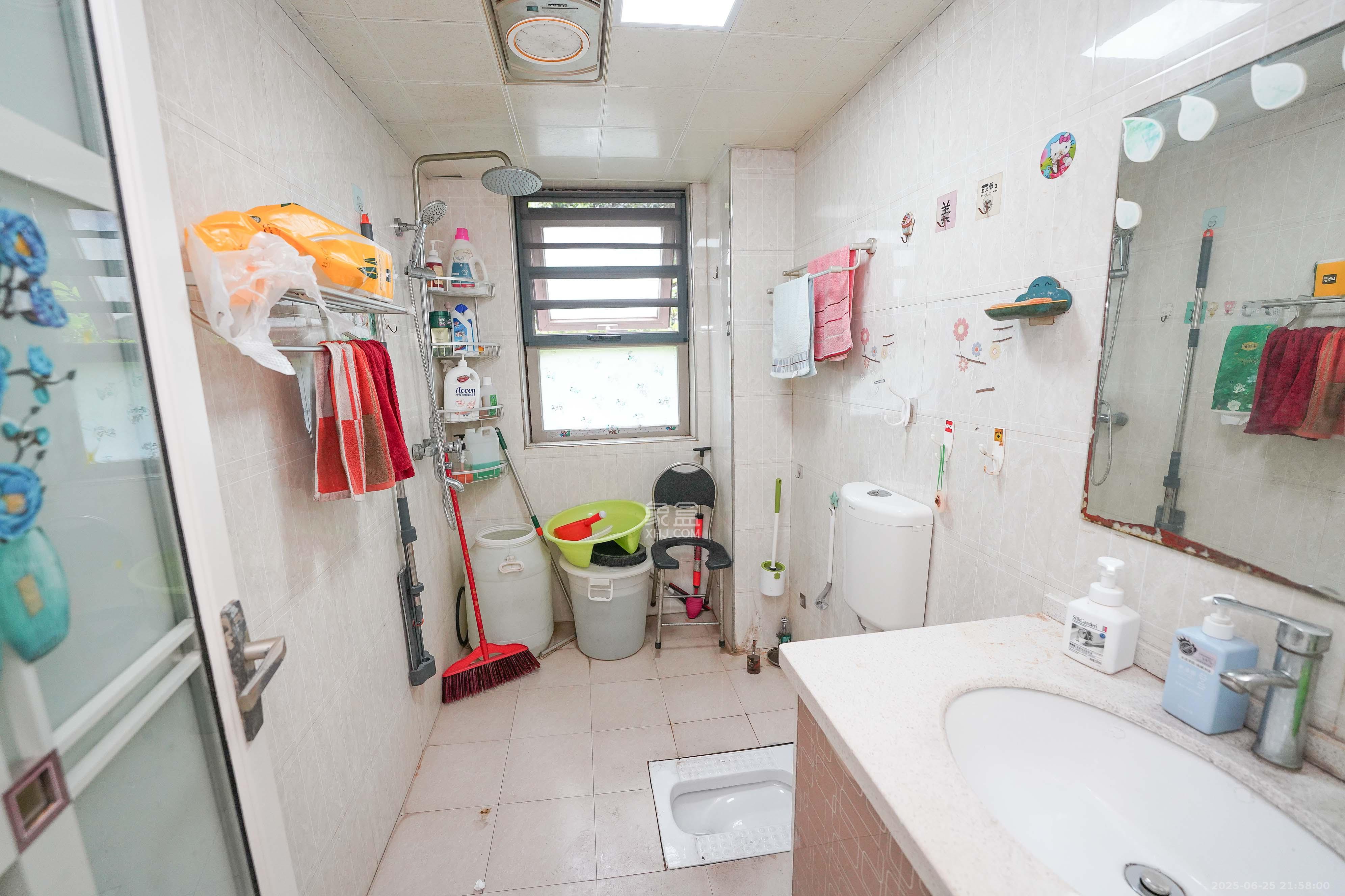 怡海星城 3室2厅1卫 48.0万 怡海星城 3室2厅1卫 48.0万卫生间