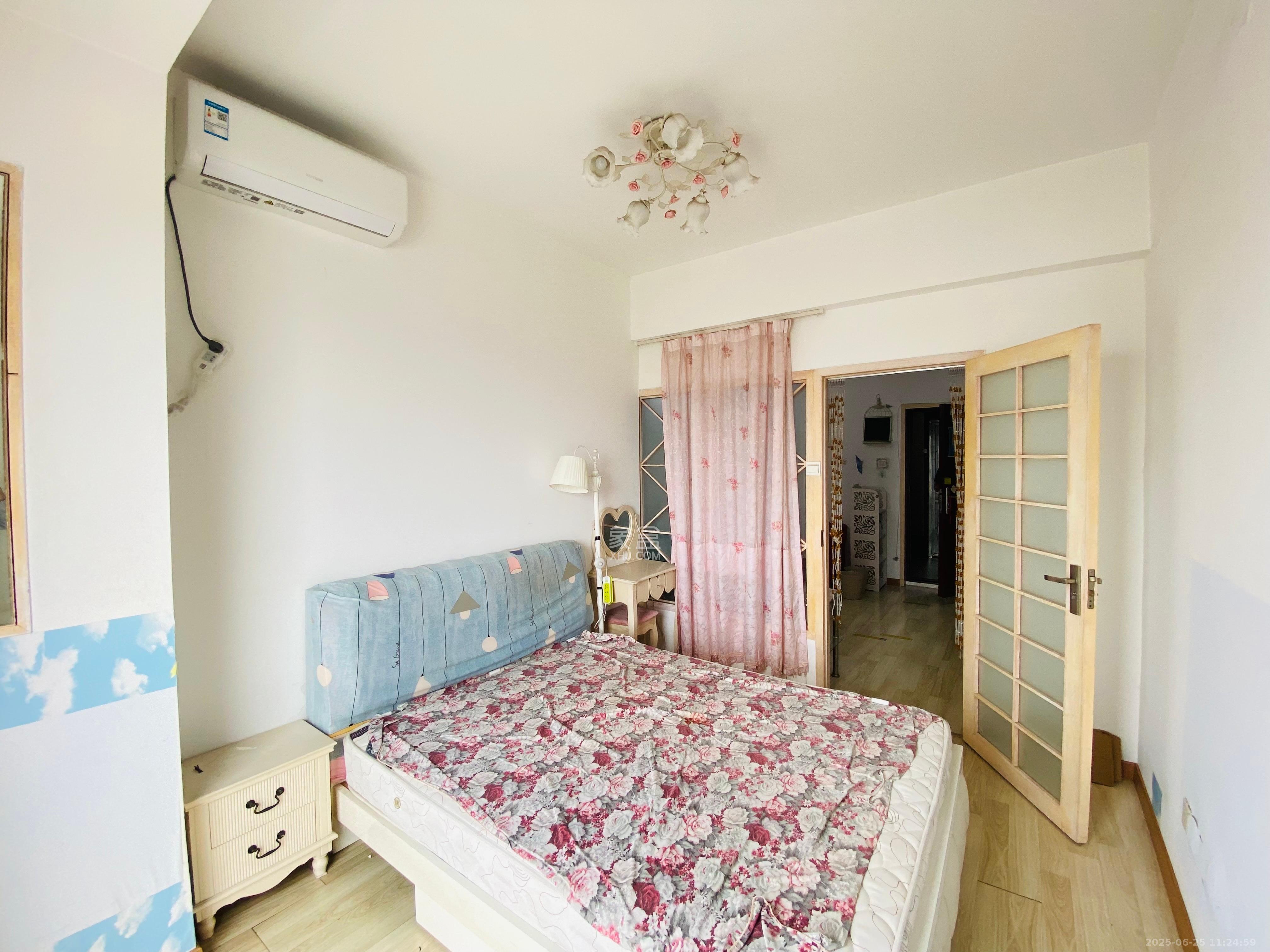 新青年公寓  2室1厅1卫    2400.0元/月 新青年公寓  2室1厅1卫    2400.0元/月室内图