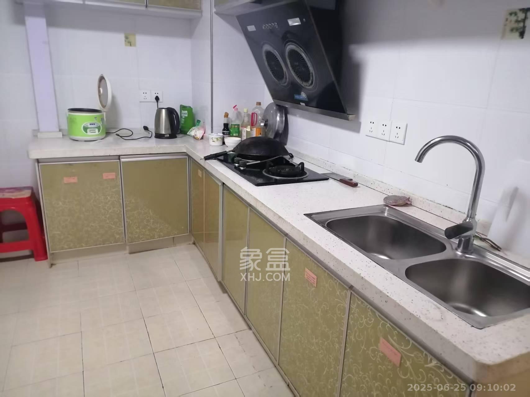 深业睿城  3室2厅1卫   1800.00元/月室内图