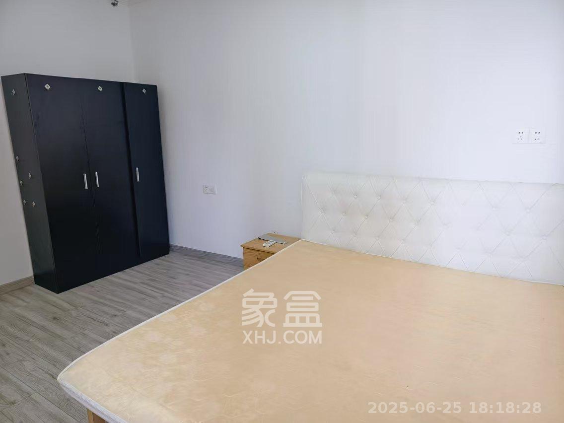 北辰三角洲C2区  3室1厅1卫   3300.00元/月室内图
