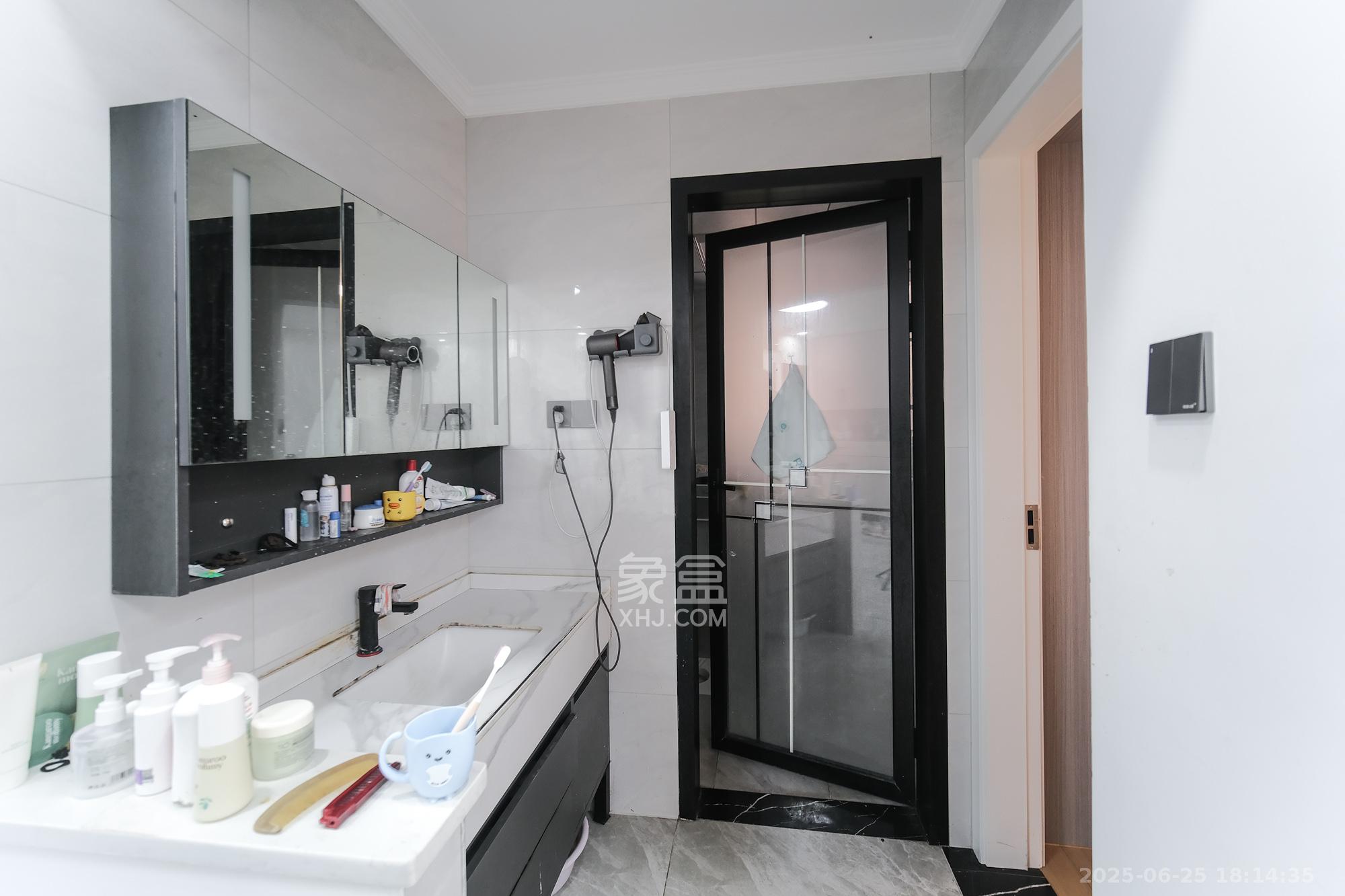 星雅美辰  3室2厅2卫    88.0万 星雅美辰  3室2厅2卫    88.0万卫生间