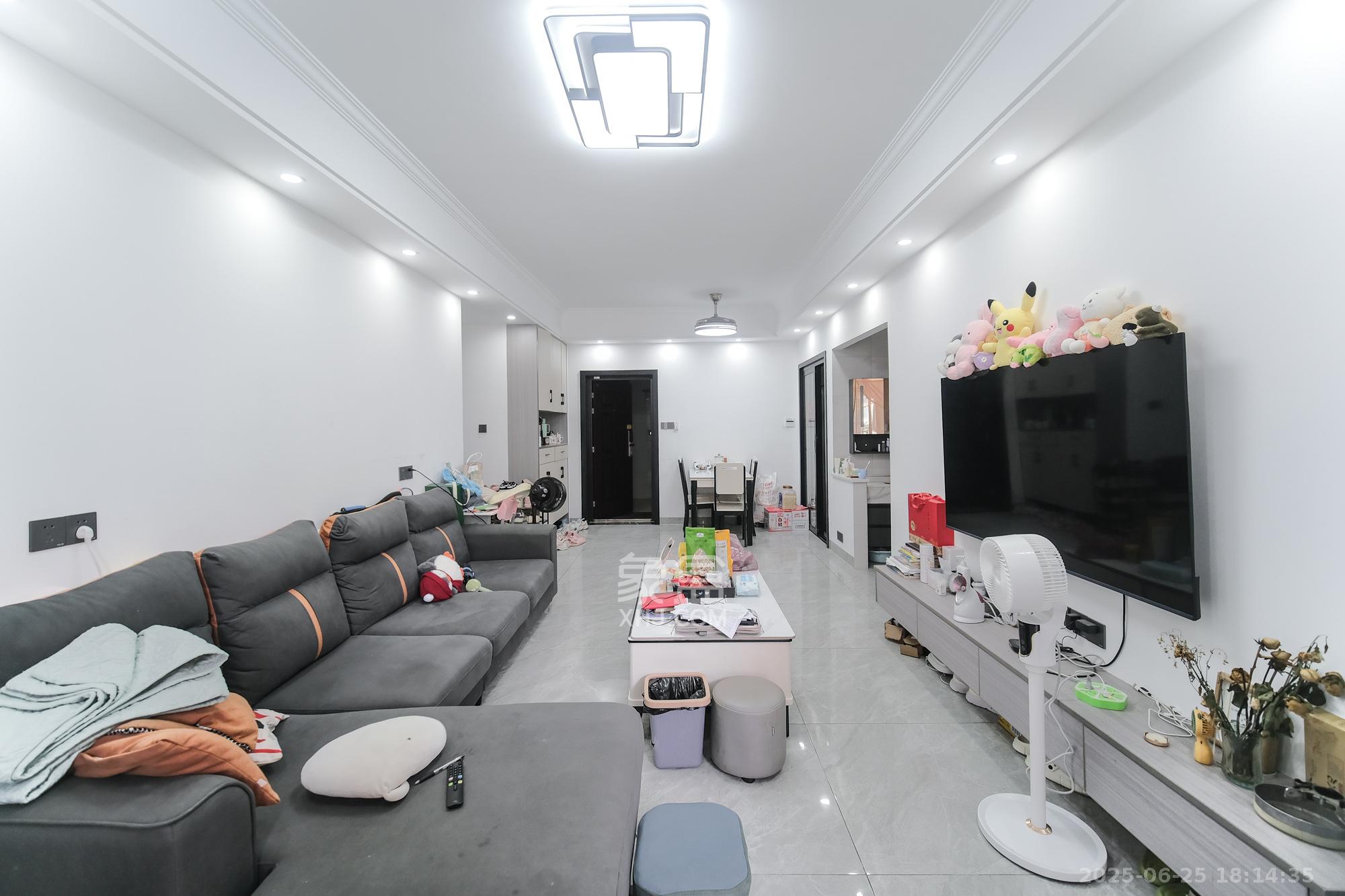 星雅美辰  3室2厅2卫    88.0万 星雅美辰  3室2厅2卫    88.0万客厅