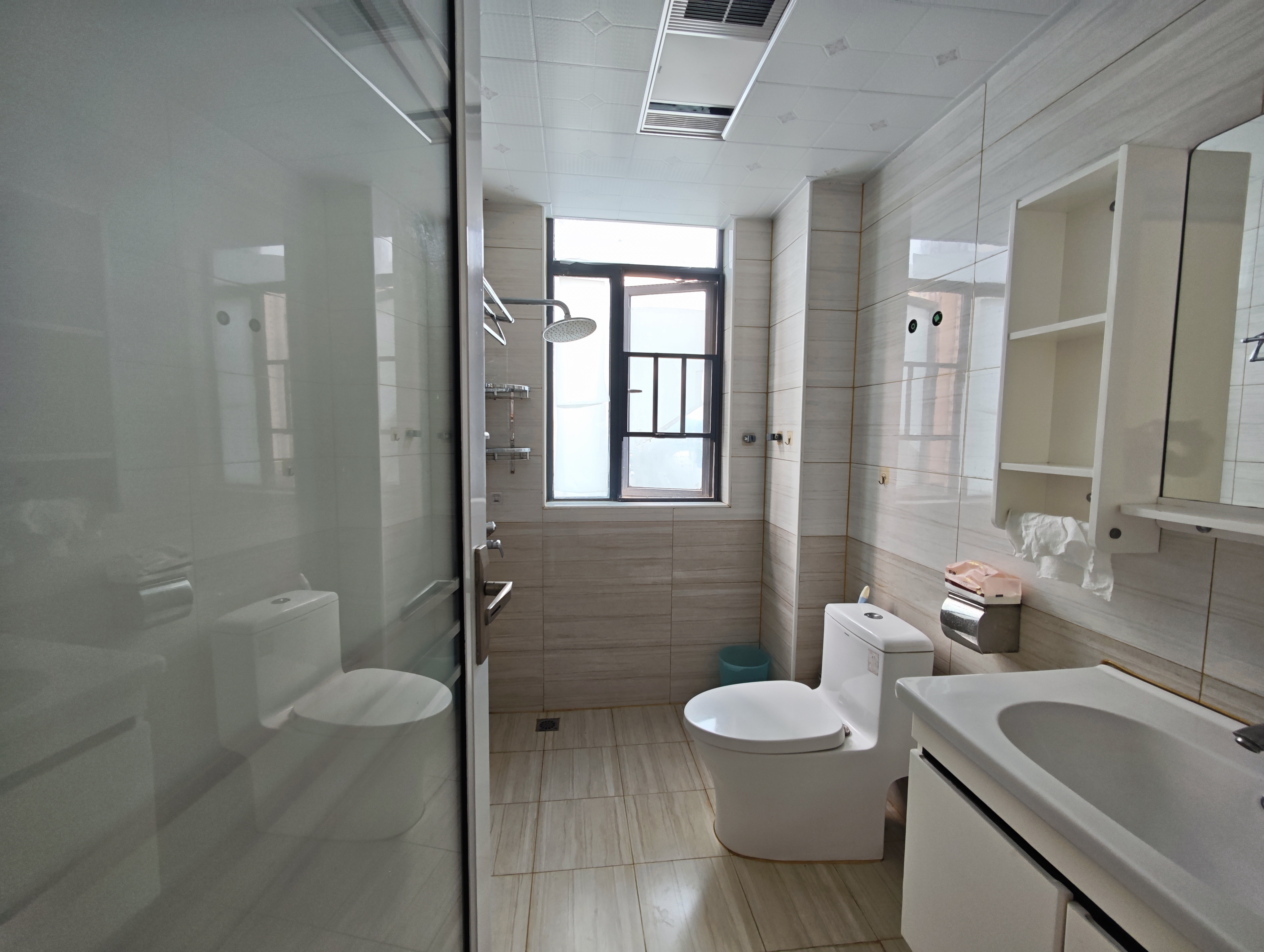 百弘学府城 3室2厅2卫 2000.0元/月 百弘学府城 3室2厅2卫 2000.0元/月室内图