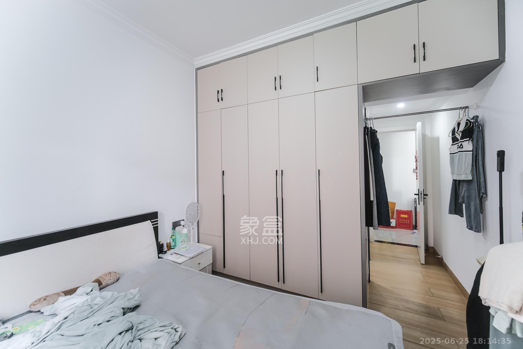 星雅美辰  3室2厅2卫    88.0万 星雅美辰  3室2厅2卫    88.0万卧室