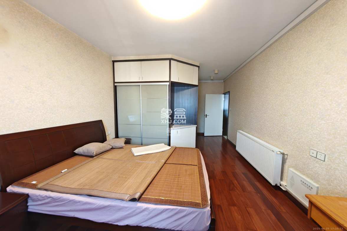 世嘉国际华城 3室2厅2卫 4500.0元/月 世嘉国际华城 3室2厅2卫 4500.0元/月室内图