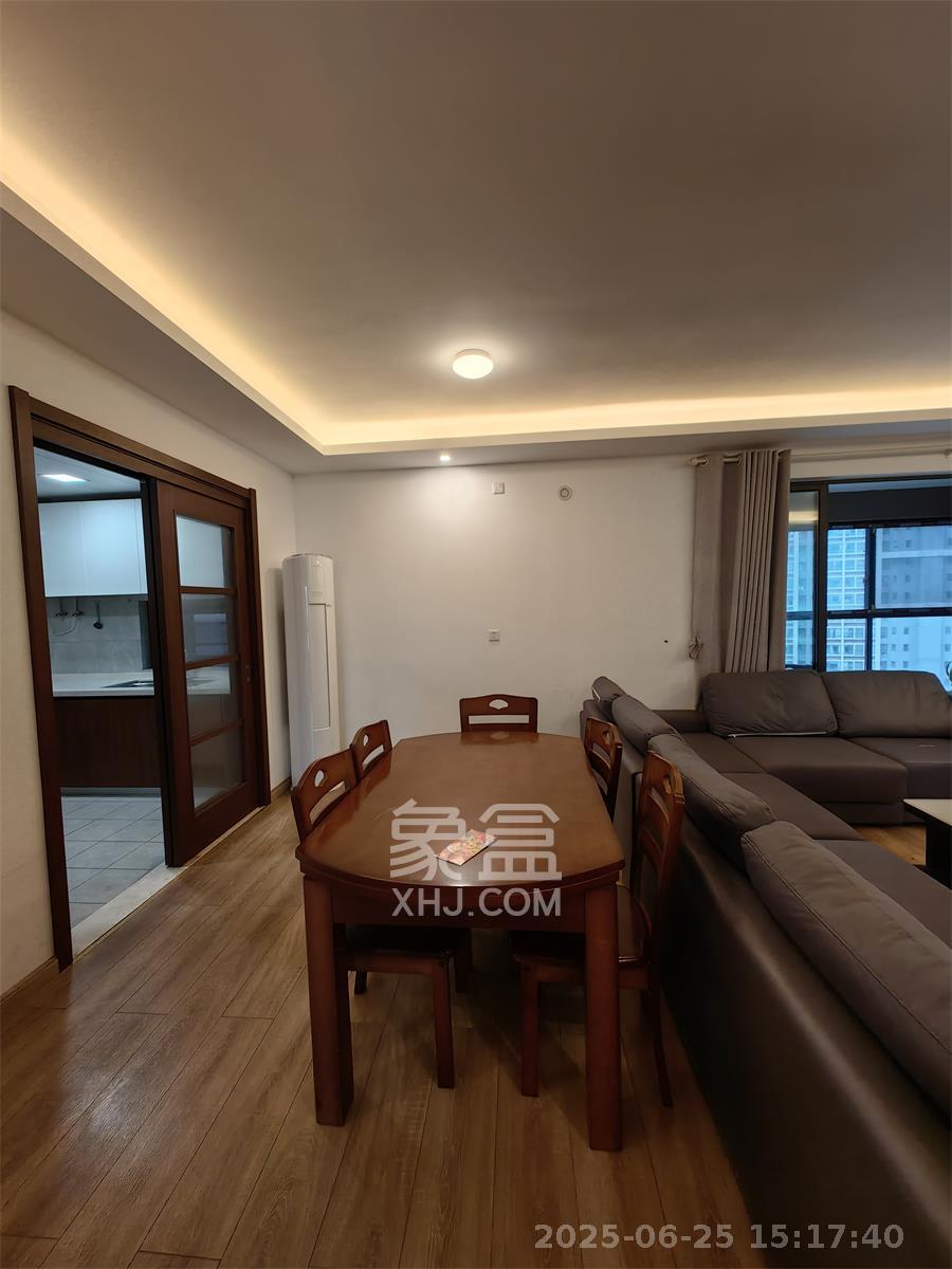 汇金城/嘉华城(二期、三期) 4室2厅2卫 3500.0元/月 汇金城/嘉华城(二期、三期) 4室2厅2卫 3500.0元/月室内图