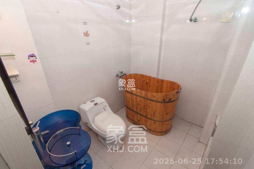 华银园 3室2厅1卫 2500.0元/月 华银园 3室2厅1卫 2500.0元/月室内图