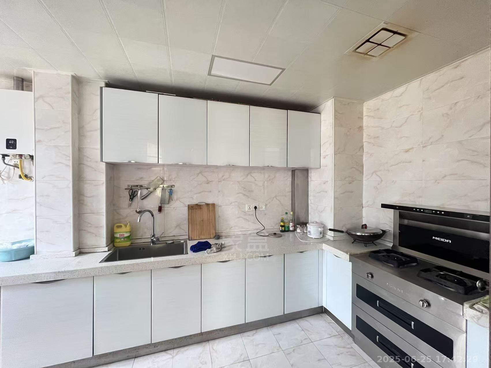 中欧昆仑首府 3室2厅2卫 2000.0元/月 中欧昆仑首府 3室2厅2卫 2000.0元/月室内图