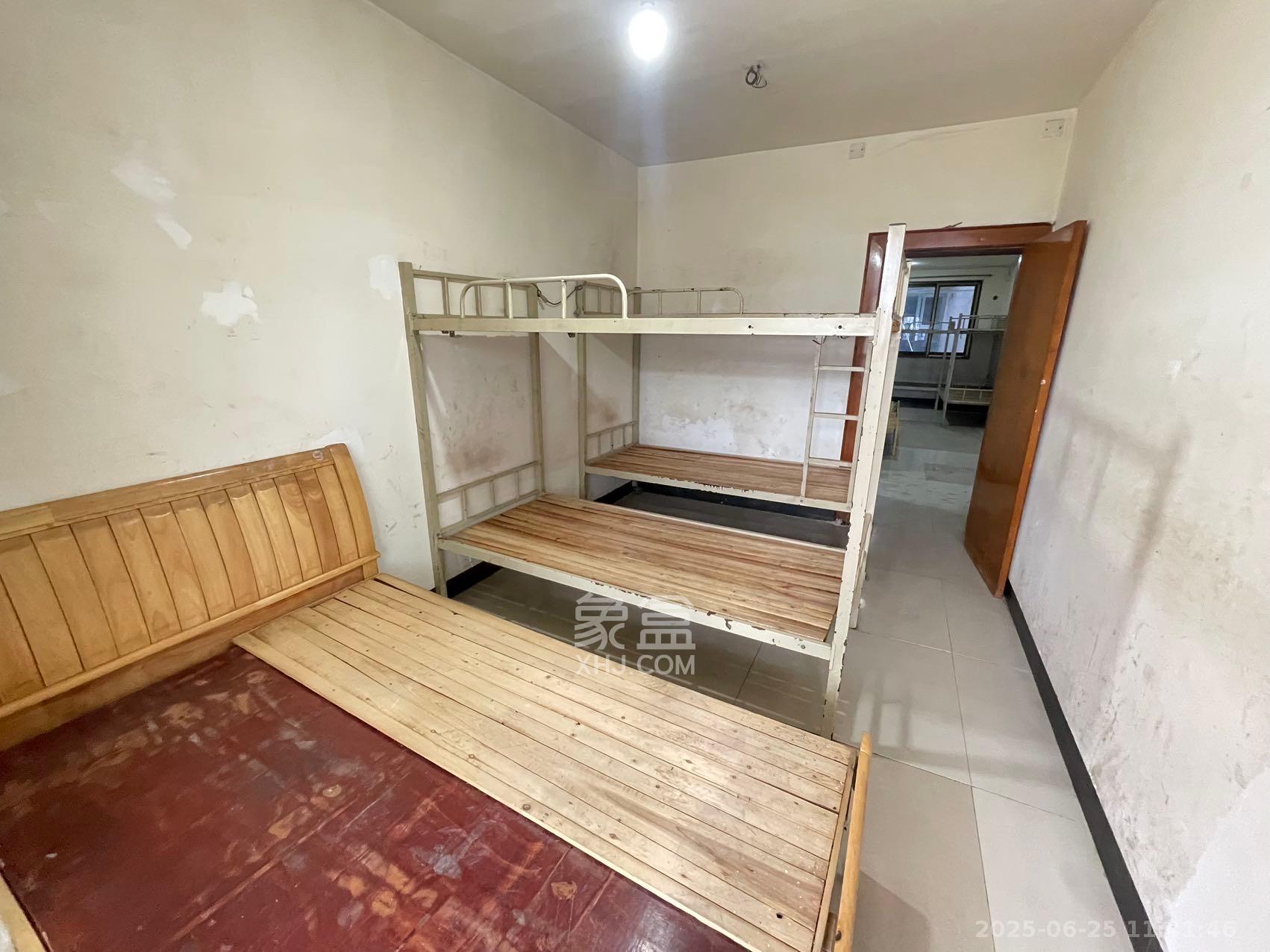 金汇小区  3室1厅1卫   2500.00元/月室内图