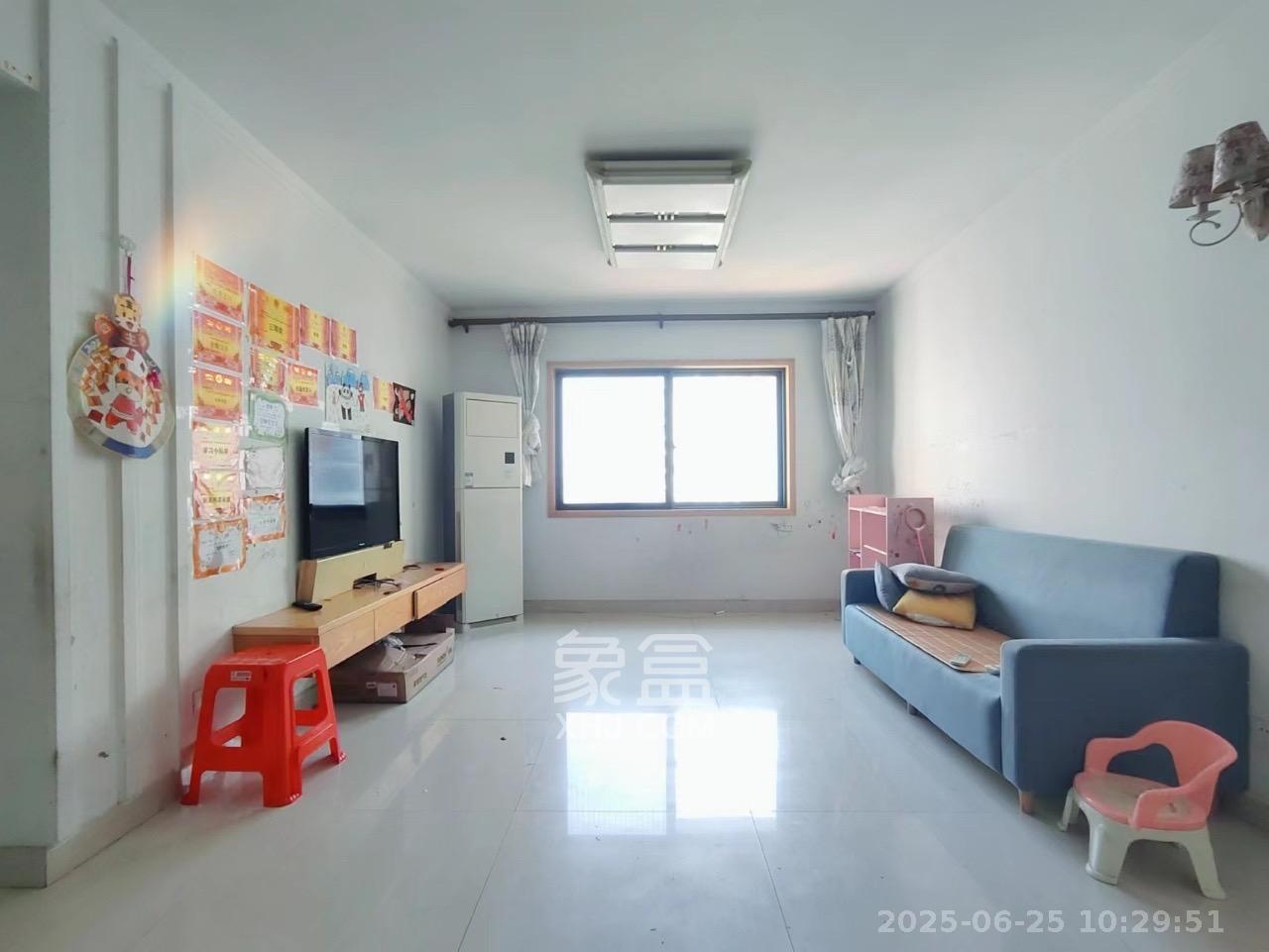 蝴蝶谷  3室2厅2卫   1800.00元/月室内图1
