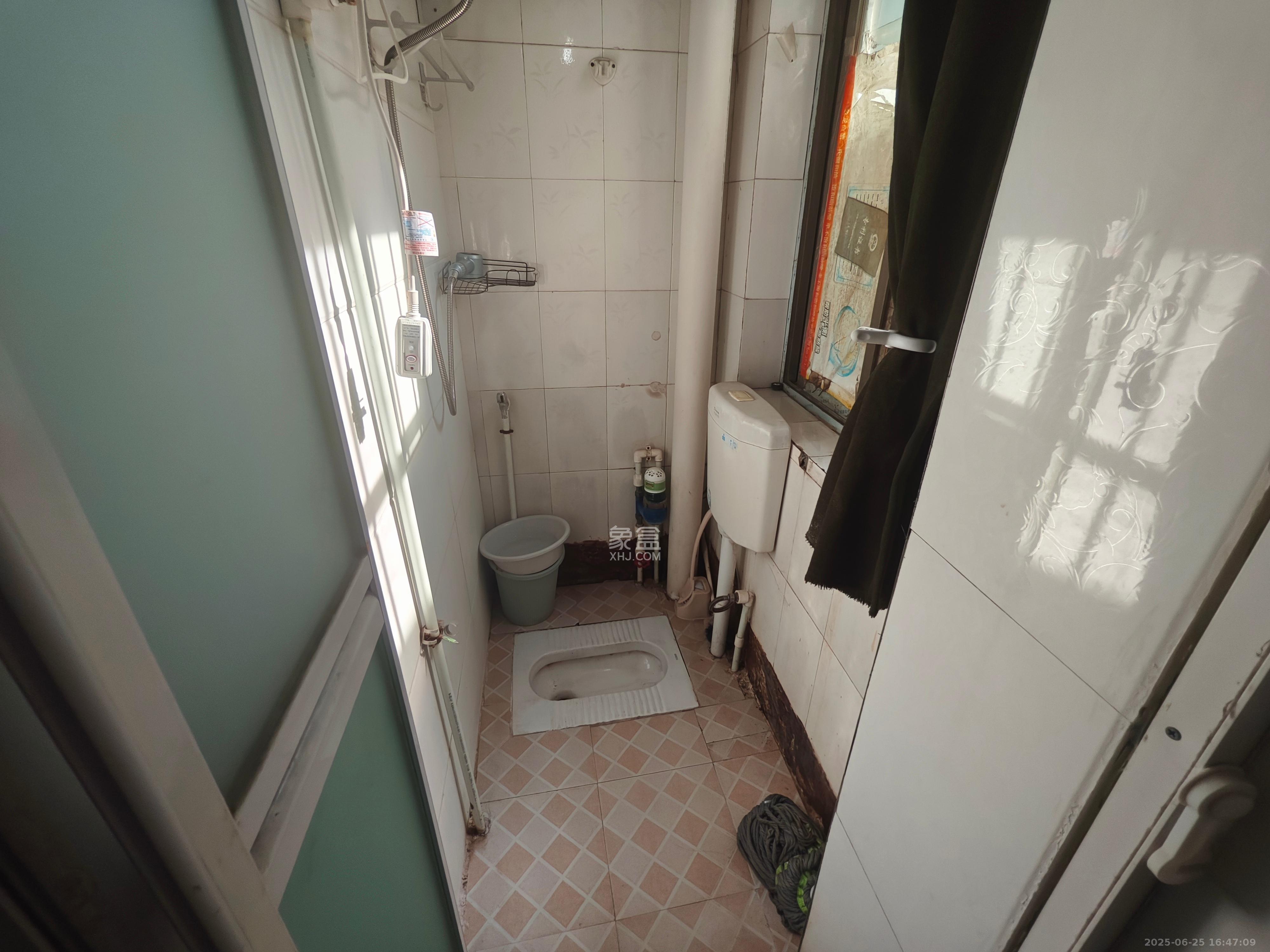 黄泥岭社区  1室1厅1卫    1000.0元/月 黄泥岭社区  1室1厅1卫    1000.0元/月室内图