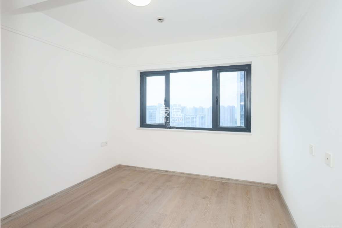 南山梅溪一方  4室2厅2卫    178.0万 南山梅溪一方  4室2厅2卫    178.0万卧室