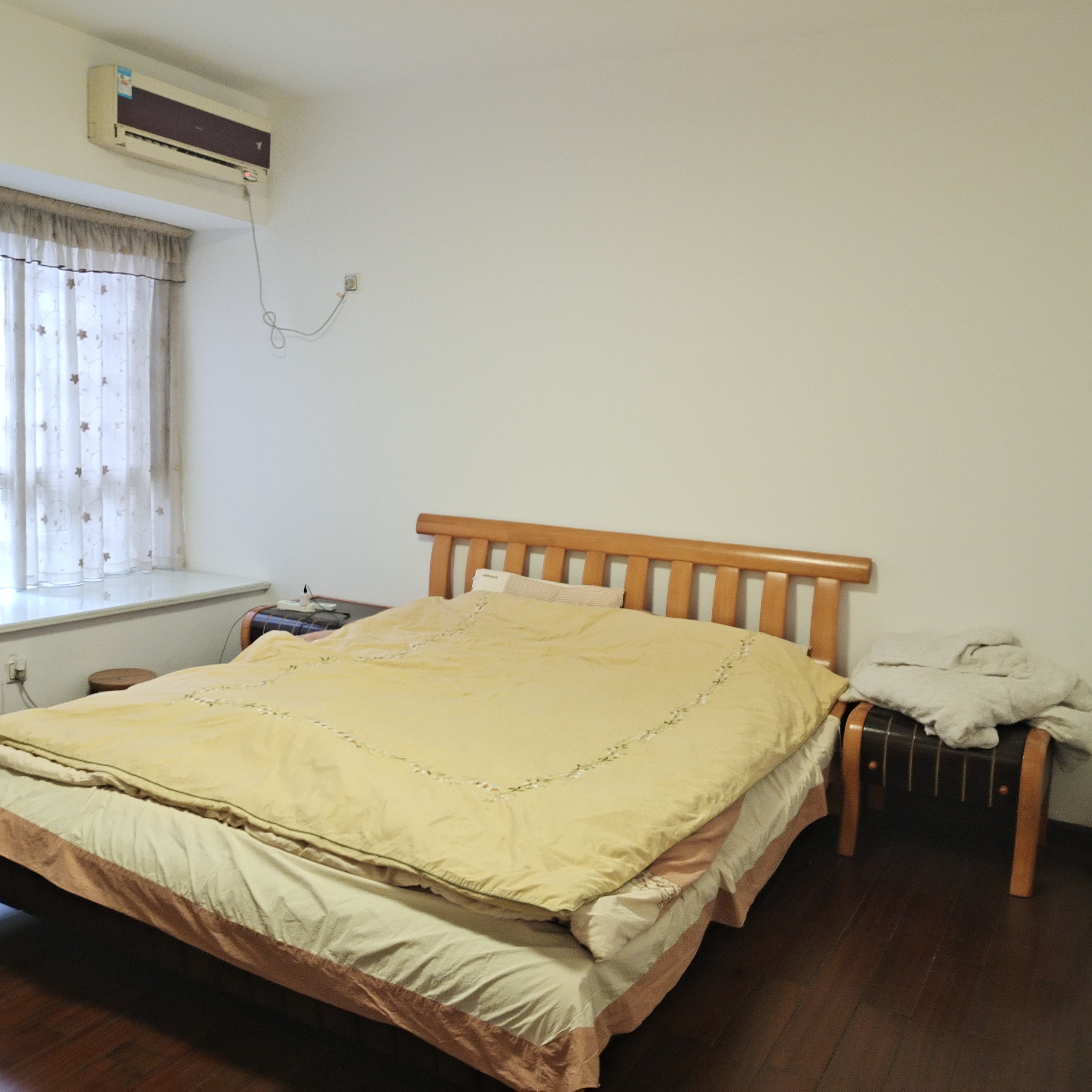 丽景雅苑  4室1厅1卫    68.0万 丽景雅苑  4室1厅1卫    68.0万客厅