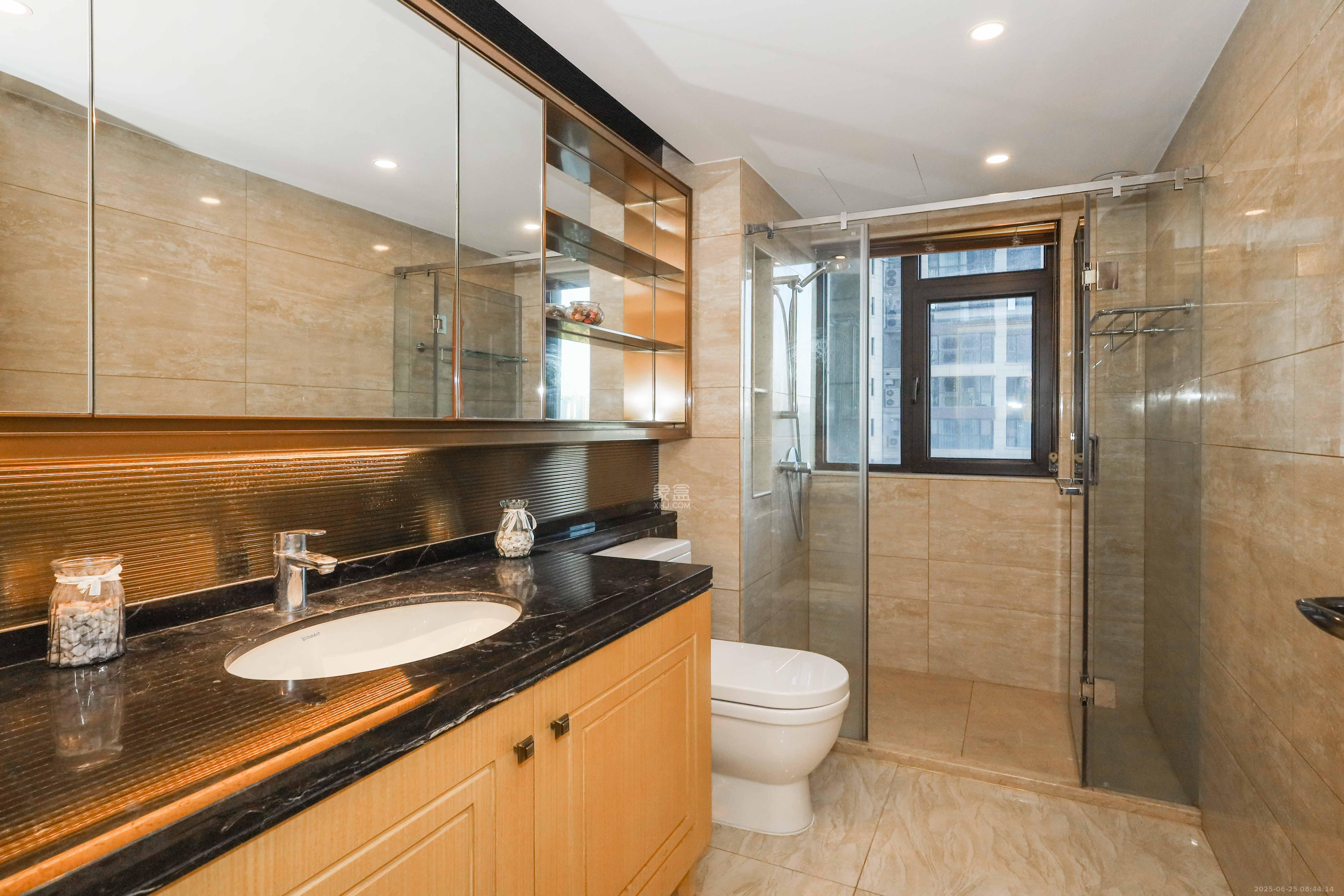 晟通牡丹舸  3室2厅2卫    310.0万 晟通牡丹舸  3室2厅2卫    310.0万卫生间