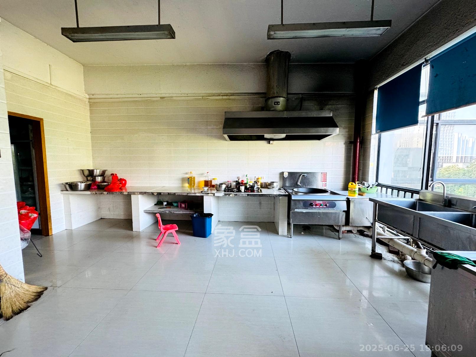 国际企业中心   310.48㎡      7762.0元/月