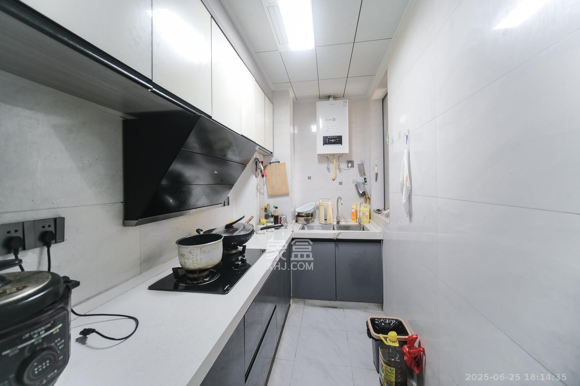 星雅美辰  3室2厅2卫    88.0万 星雅美辰  3室2厅2卫    88.0万厨房