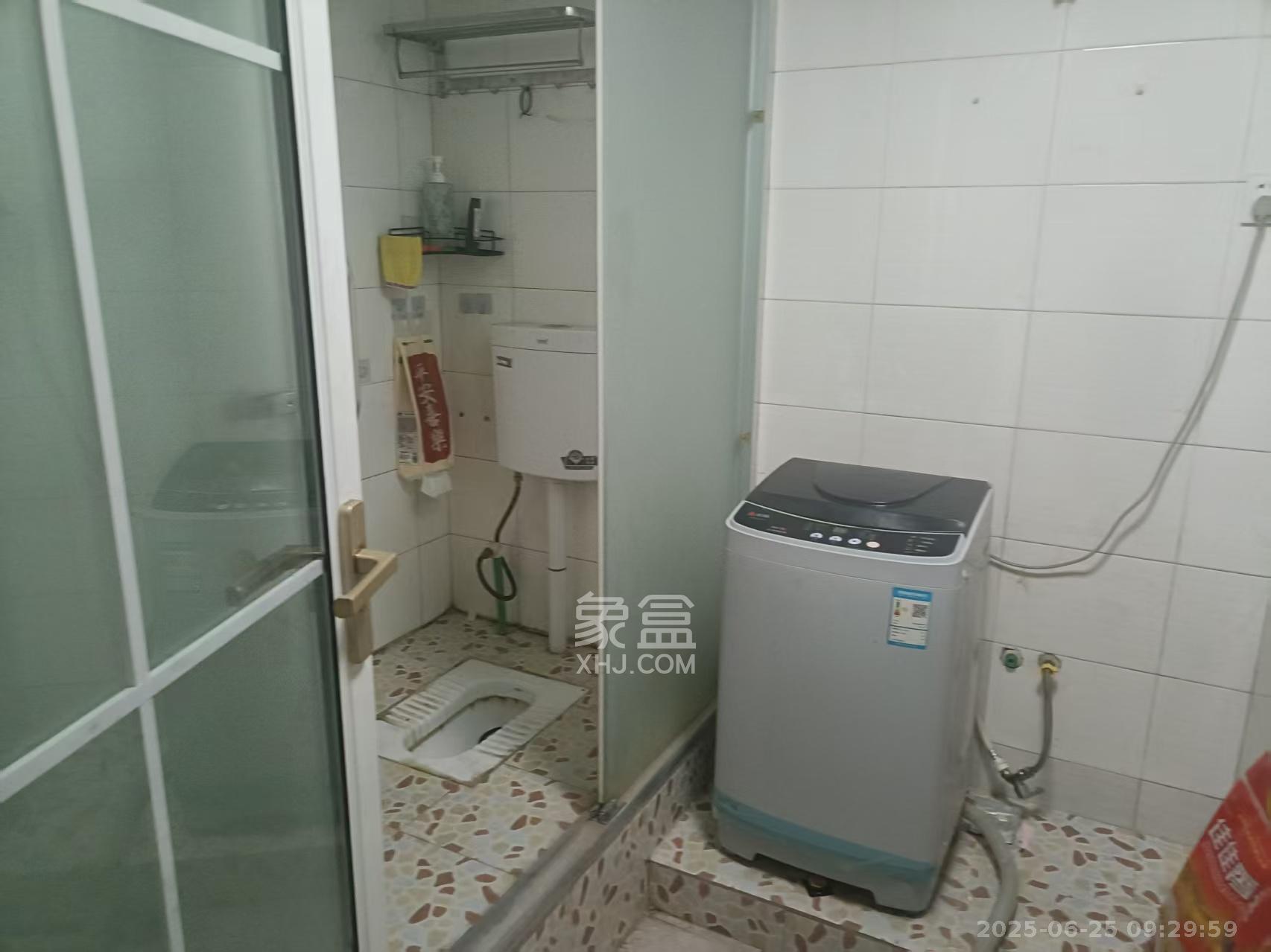 红星商务楼(红星蔬菜批发大市场)  1室1厅1卫    1000.0元/月 红星商务楼(红星蔬菜批发大市场)  1室1厅1卫    1000.0元/月室内图