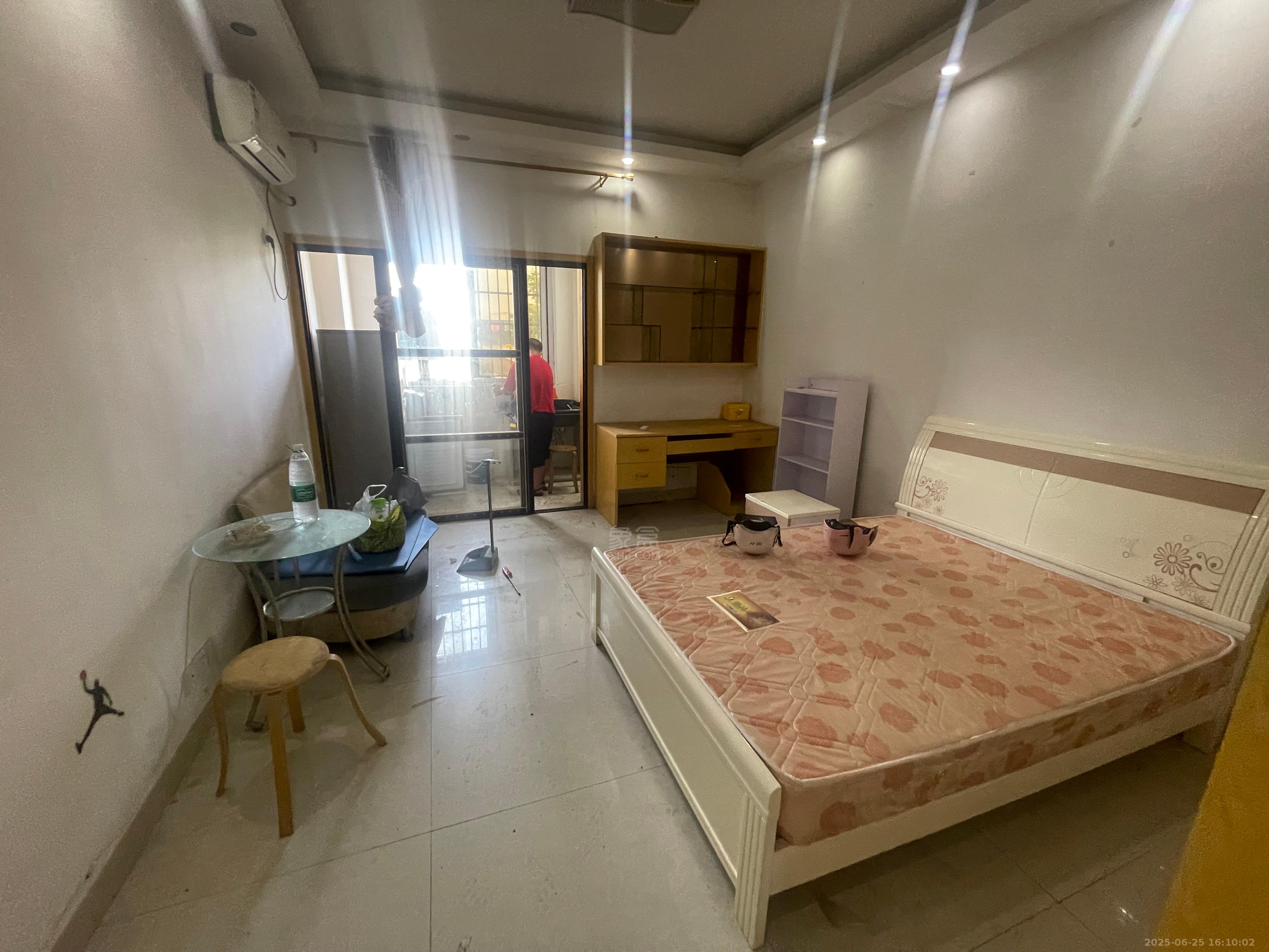 蓝筹公寓1栋  1室1厅1卫   900.00元/月室内图