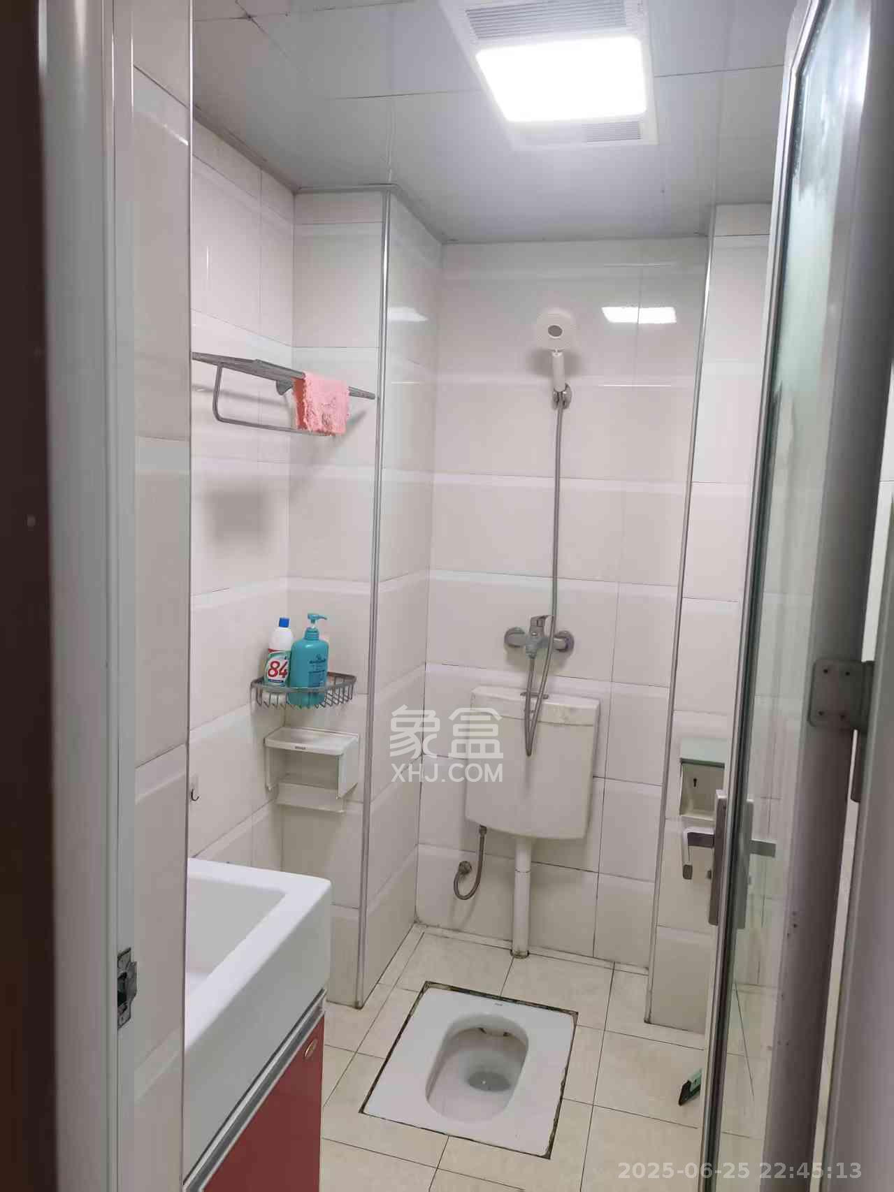 标志浪漫满屋（枫景公寓）  1室1厅1卫   1600.00元/月室内图
