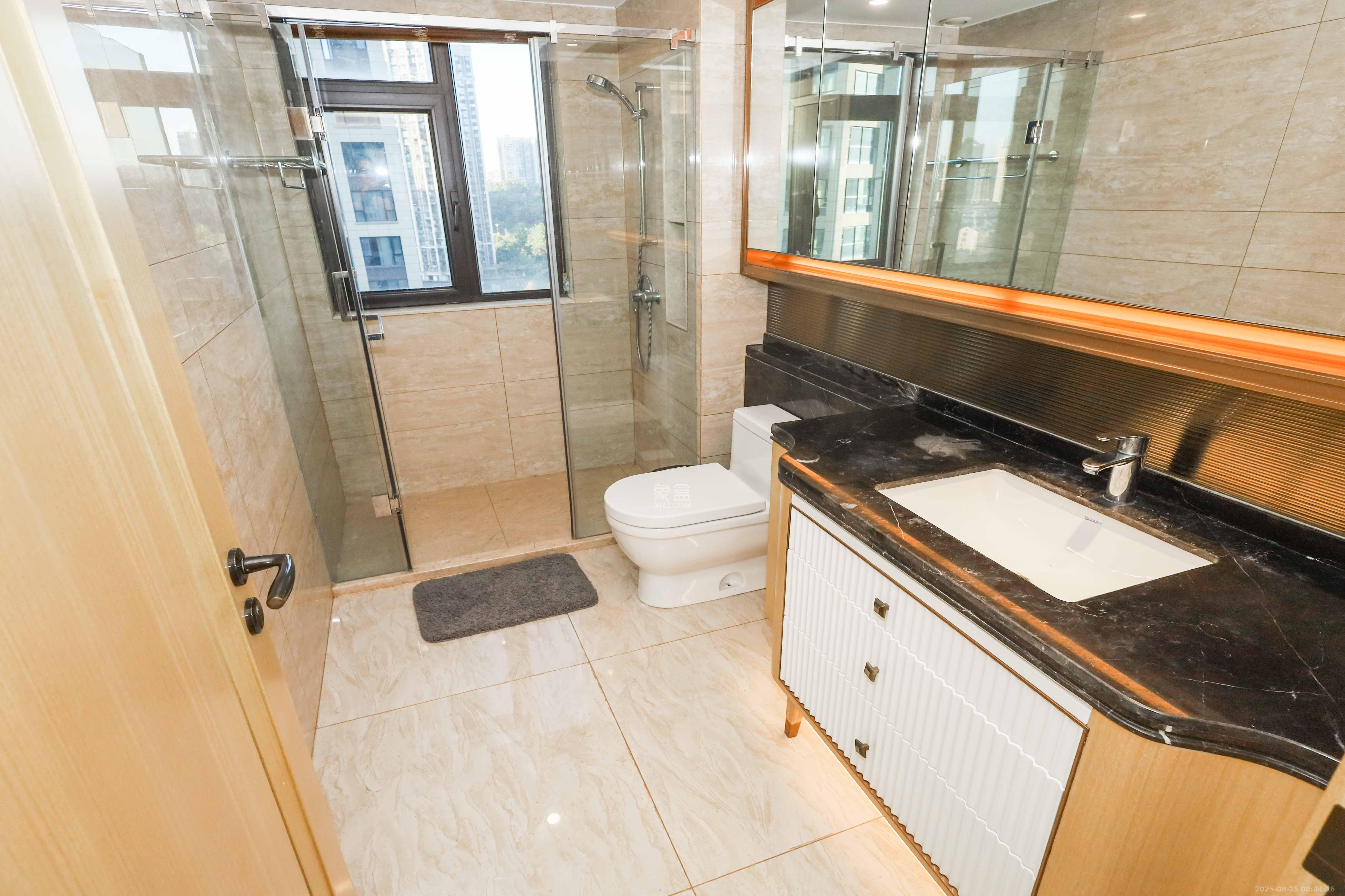 晟通牡丹舸  3室2厅2卫    310.0万 晟通牡丹舸  3室2厅2卫    310.0万卫生间