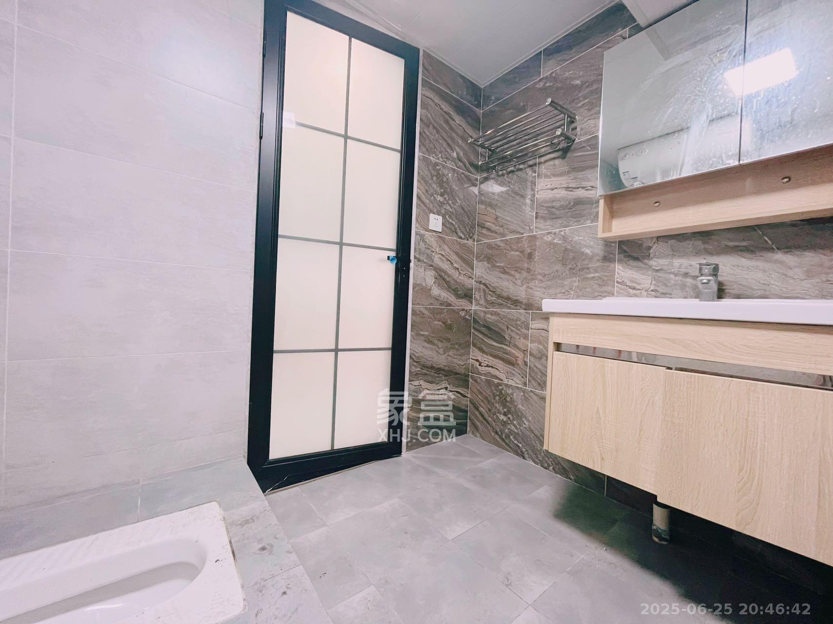 裕天国际商汇中心 1室1厅1卫 1800.0元/月 裕天国际商汇中心 1室1厅1卫 1800.0元/月室内图