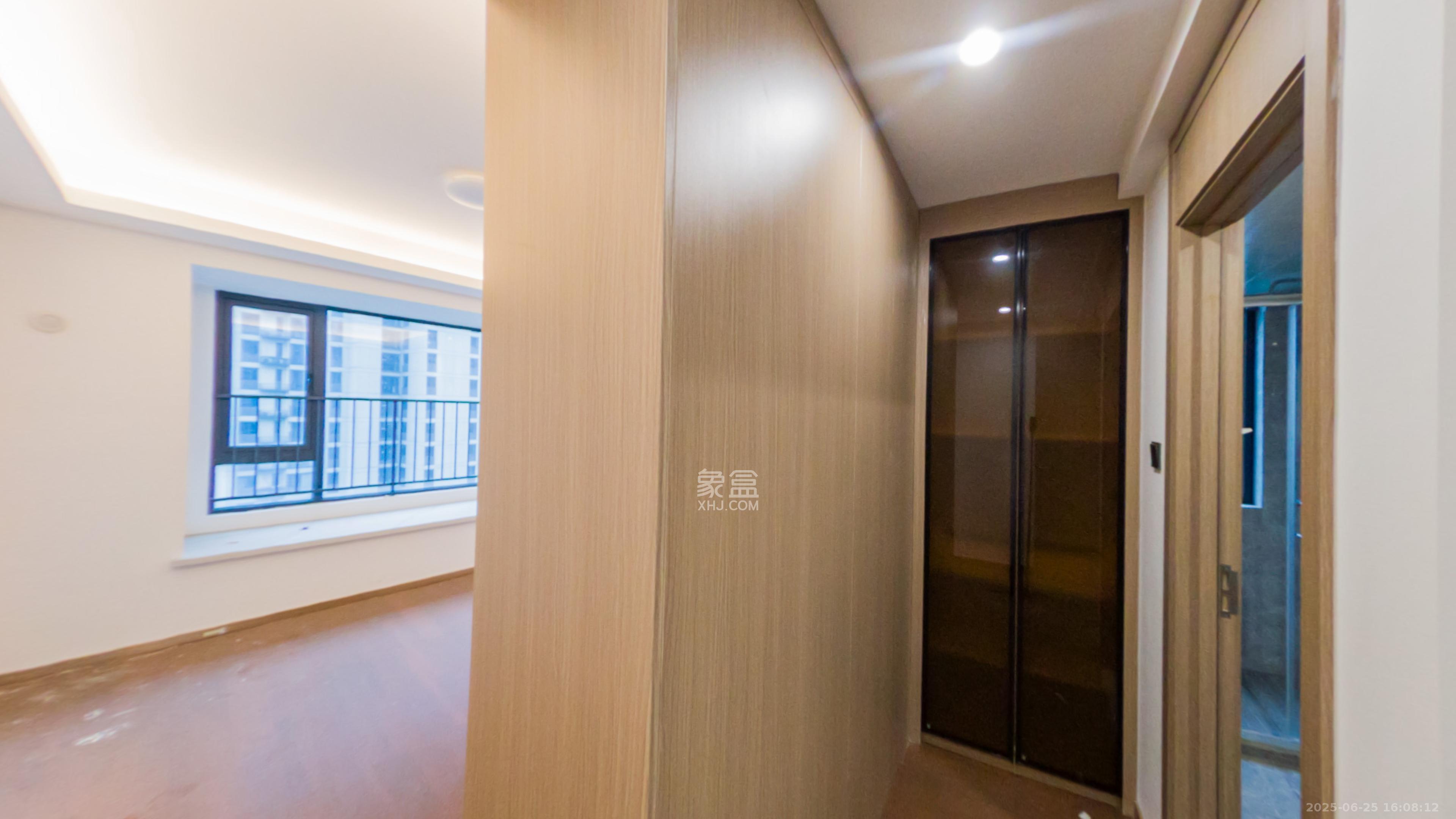 旭辉雨花郡 4室2厅2卫 198.0万 旭辉雨花郡 4室2厅2卫 198.0万卧室