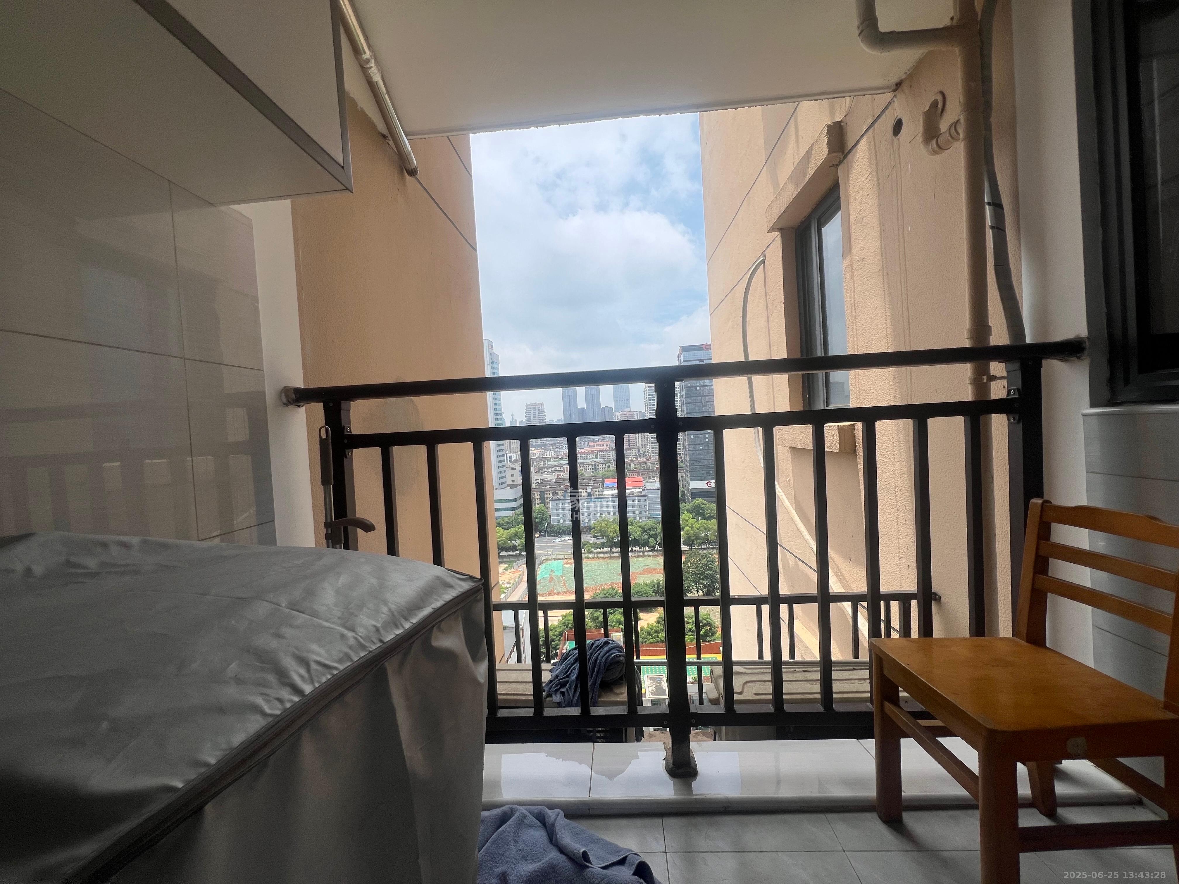 韭菜园嘉苑 2室1厅1卫 3200.0元/月 韭菜园嘉苑 2室1厅1卫 3200.0元/月室内图