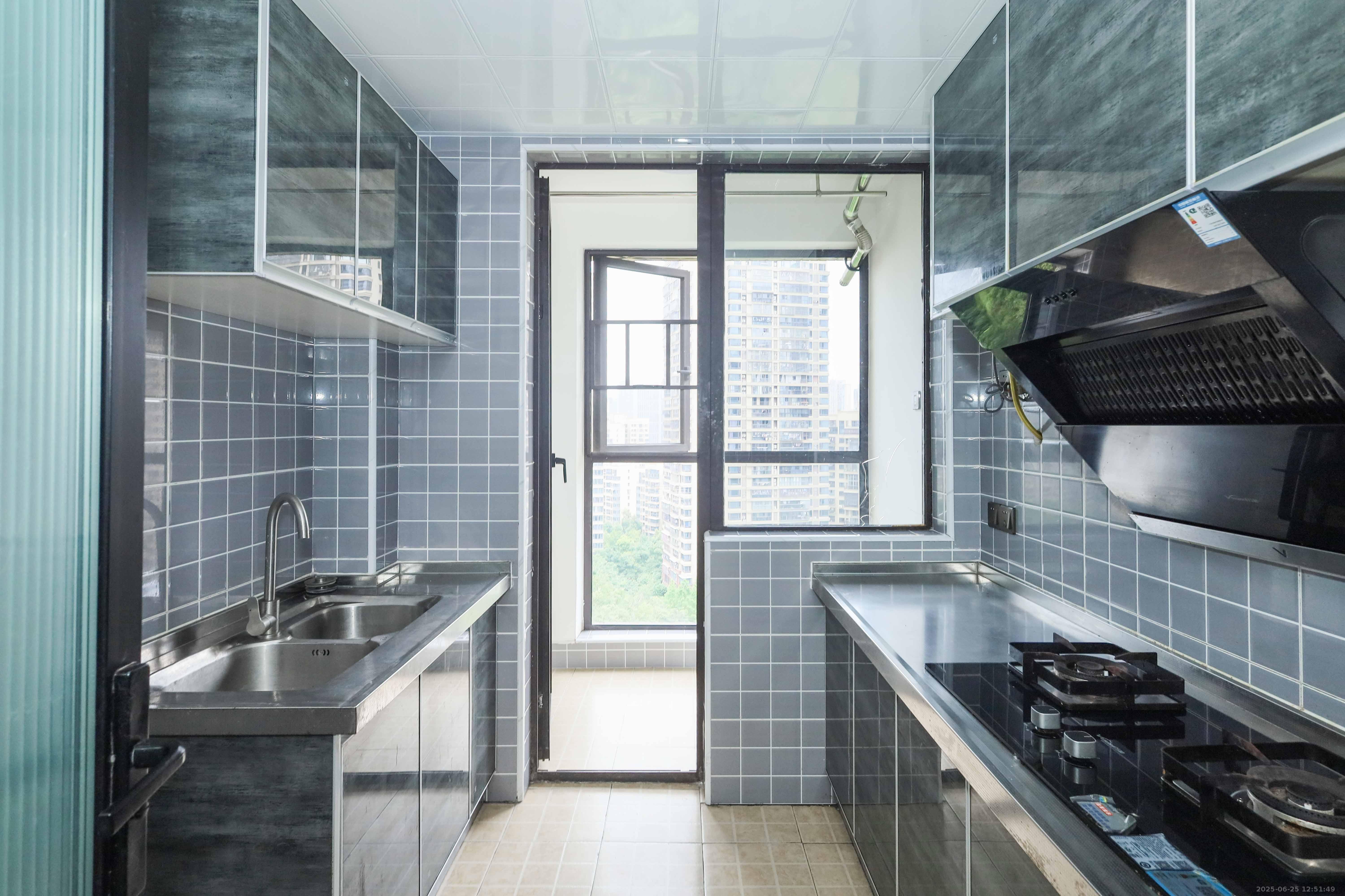 保利麓谷林语F区  4室2厅2卫    118.0万 保利麓谷林语F区  4室2厅2卫    118.0万厨房